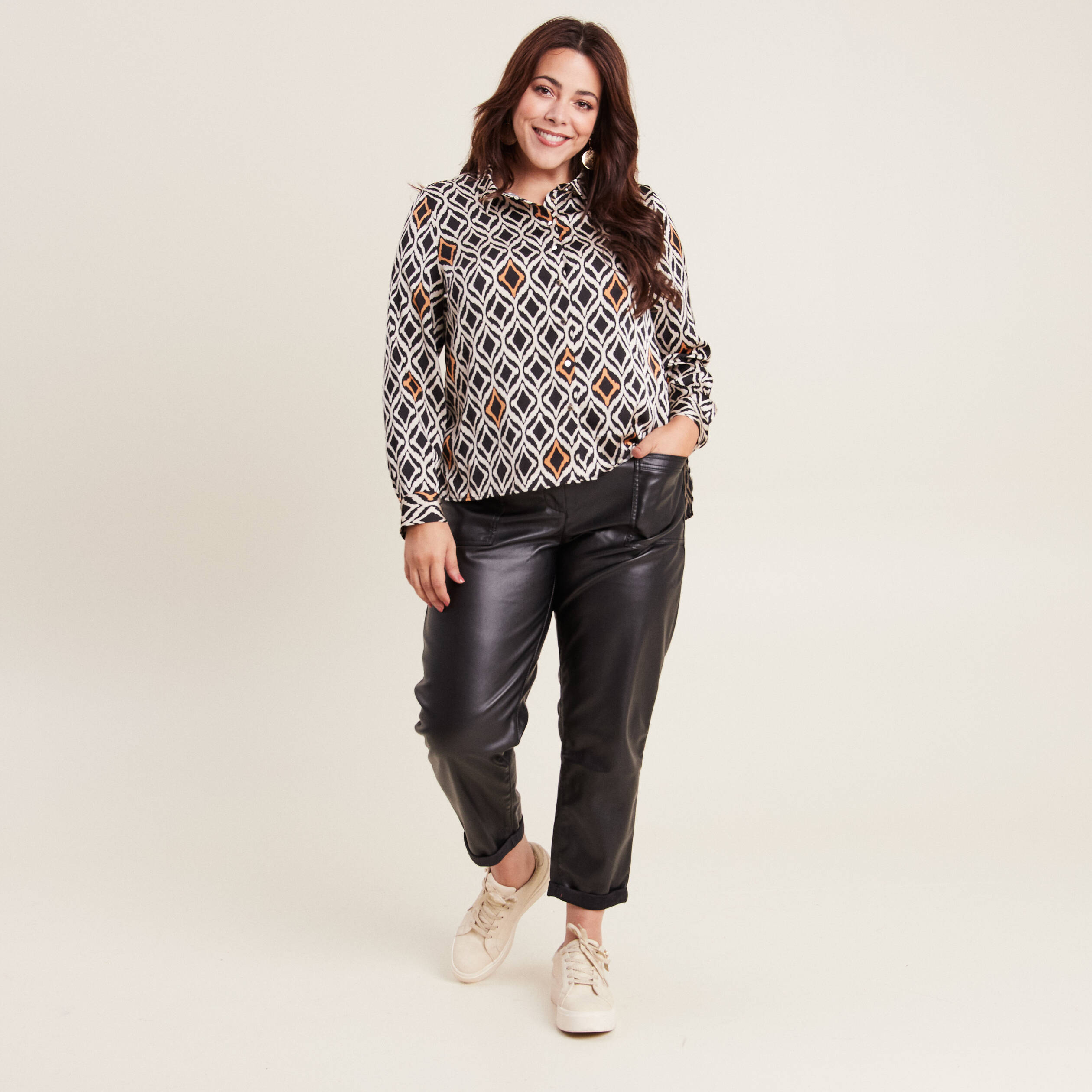 Pantalon coupe mom simili cuir noir femme