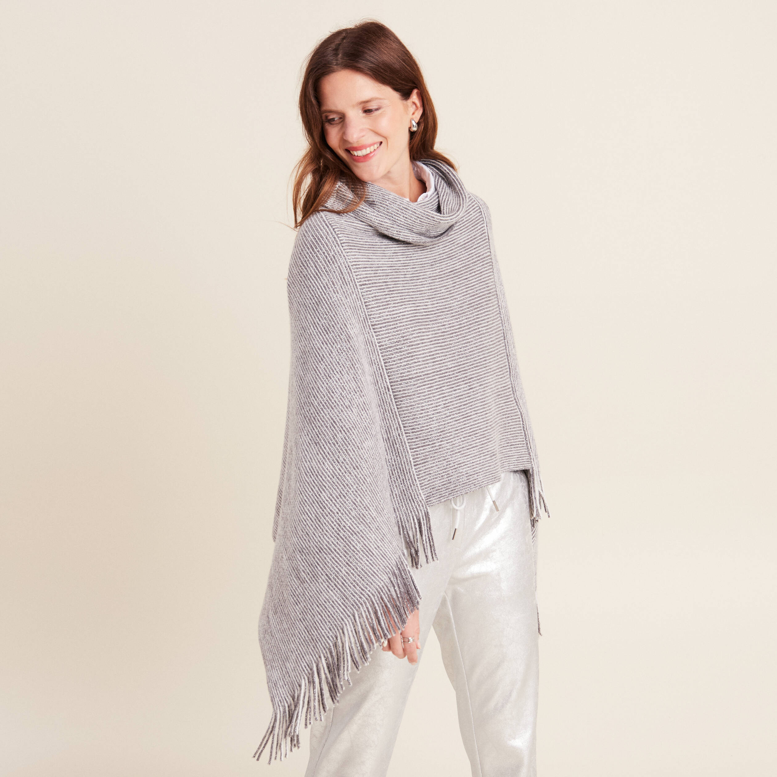Écharpe Poncho En Suédine Avec Franges - Couleur Bleu, Occasion, Marque ET