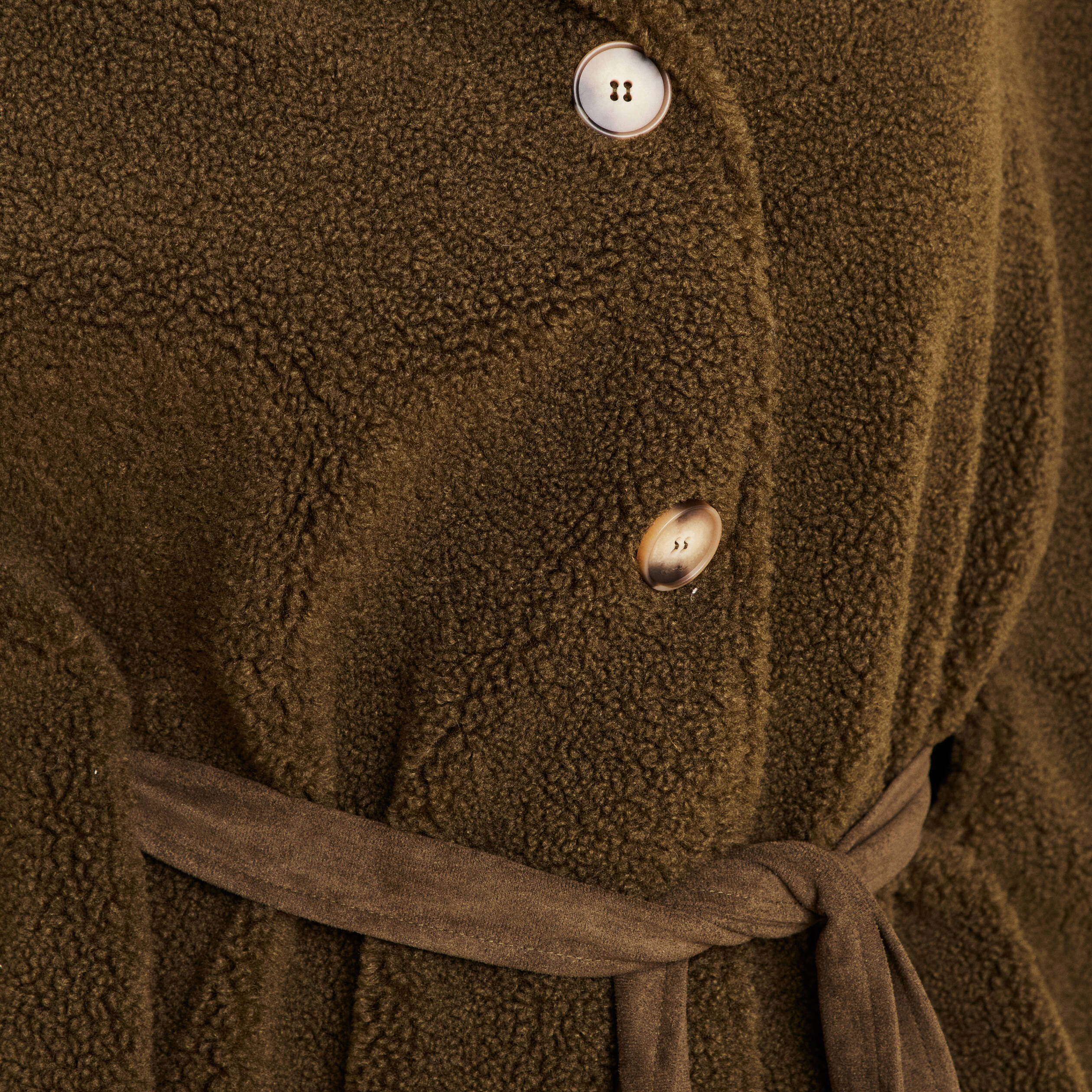 Poncho boutonn&eacute; ceintur&eacute; vert kaki femme
