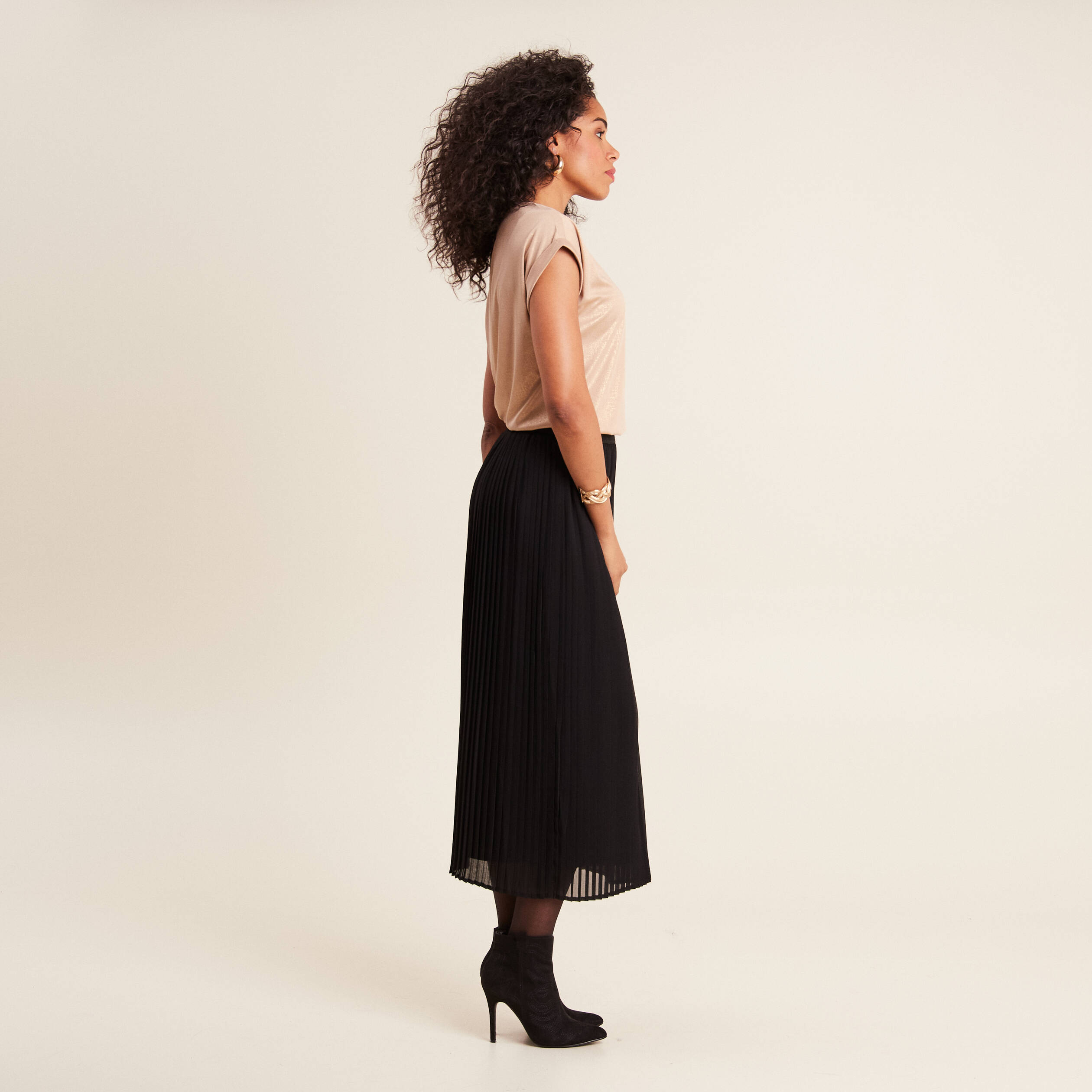 jupe longue evasee plissee noir femme Jupe longue évasée plissée noir femme