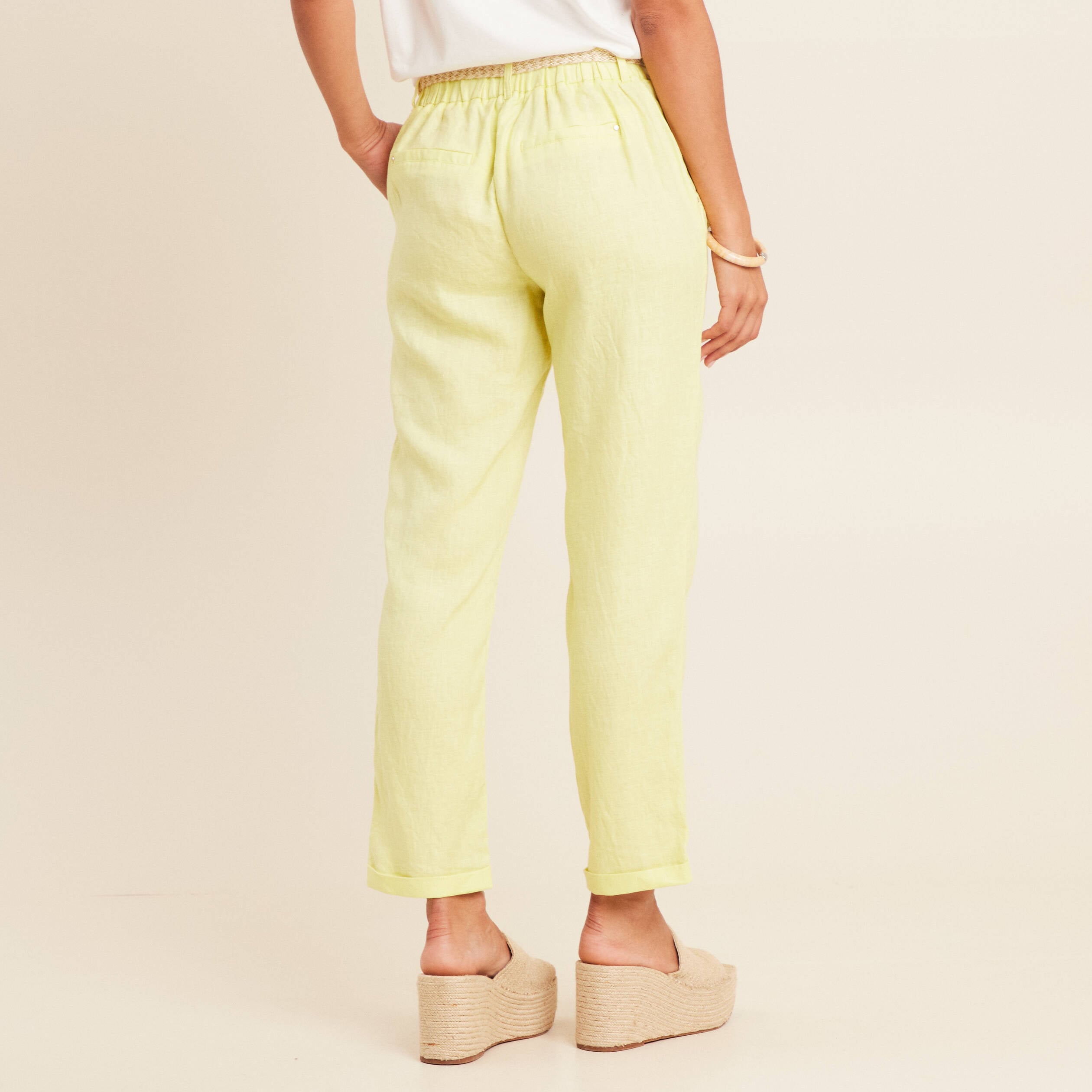 Pantalon coupe chino en lin ceintur&eacute; jaune clair femme