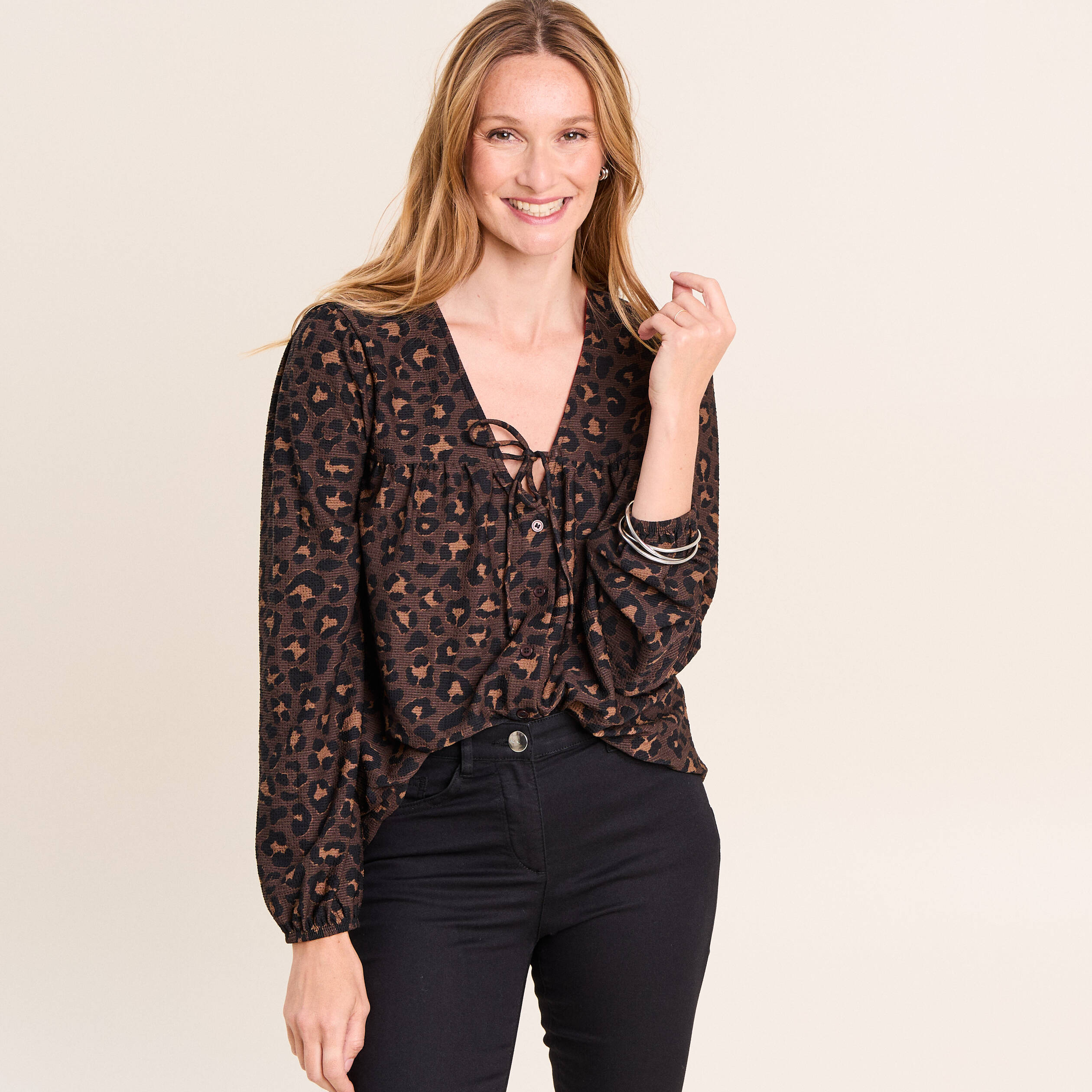 Blouse col v manches longues marron femme