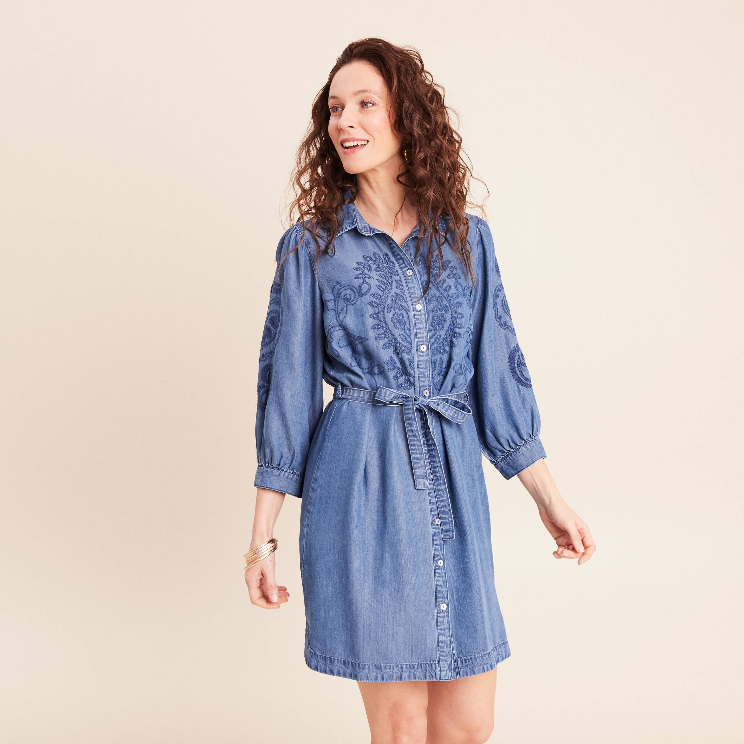 Robe courte &eacute;vas&eacute;e manches 3/4 brod&eacute;e denim double stone femme