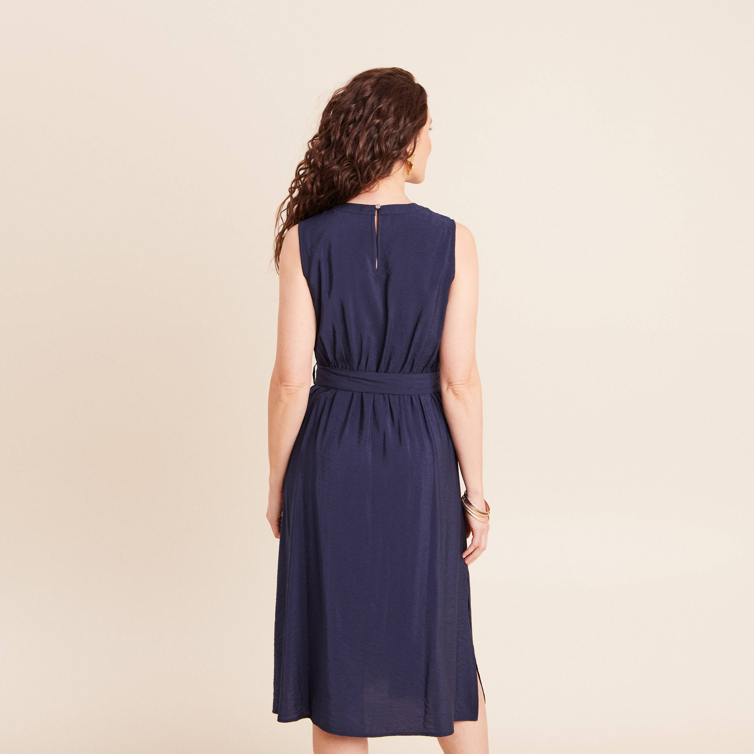 Robe &eacute;vas&eacute;e 3/4 sans manches ceinture bleu marine femme