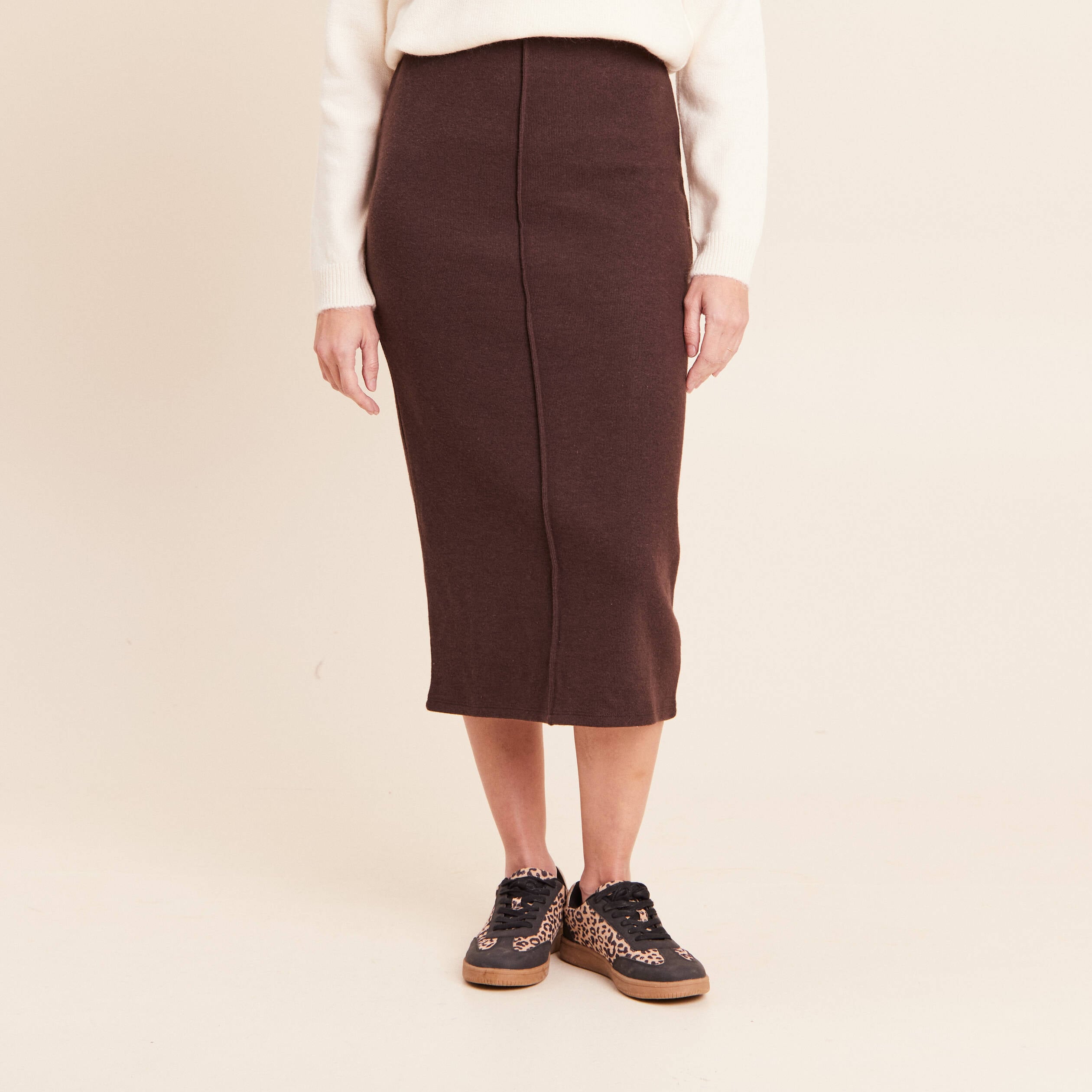 Jupe longue droite en maille marron fonc&eacute; femme