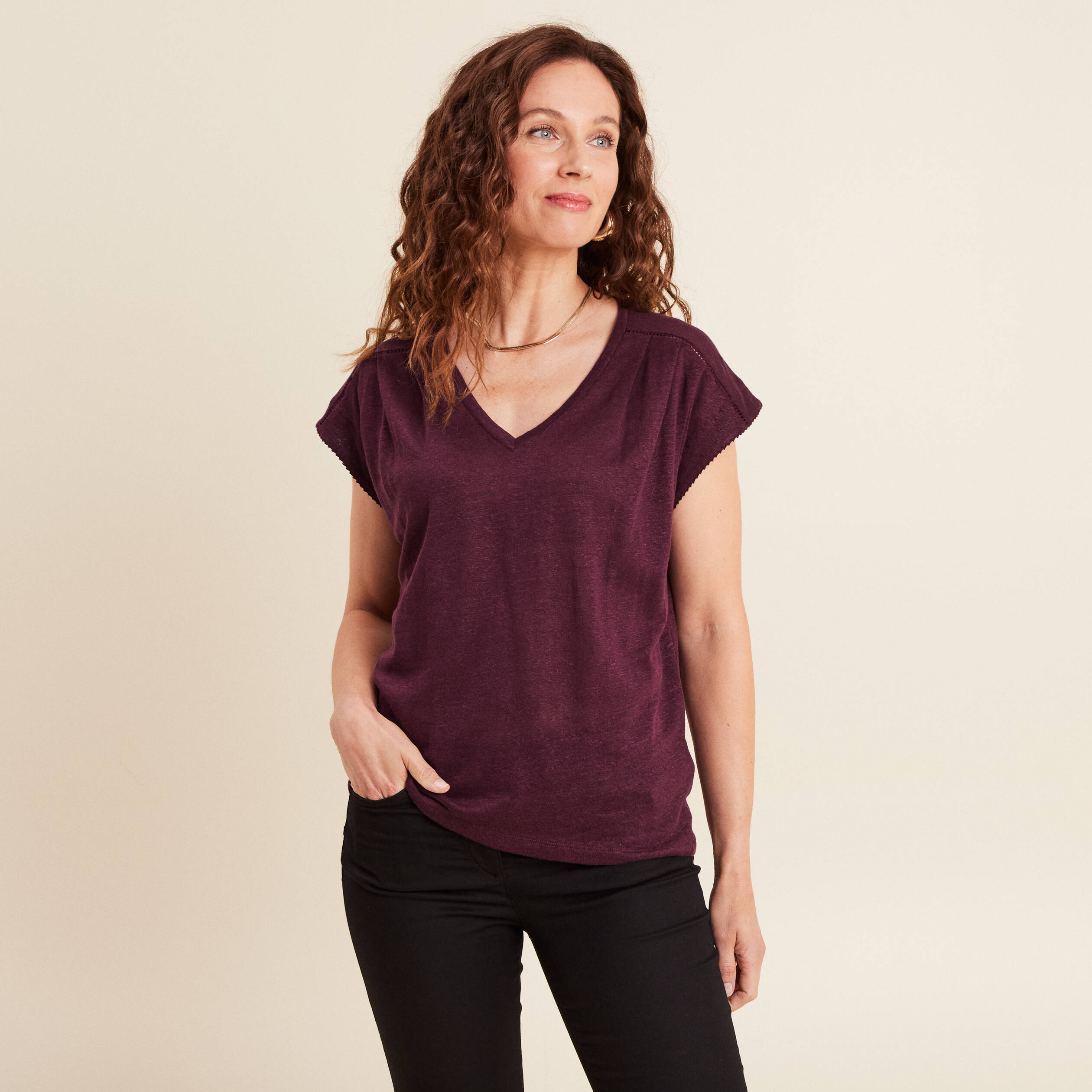 T-shirt col v manches courtes en lin prune femme