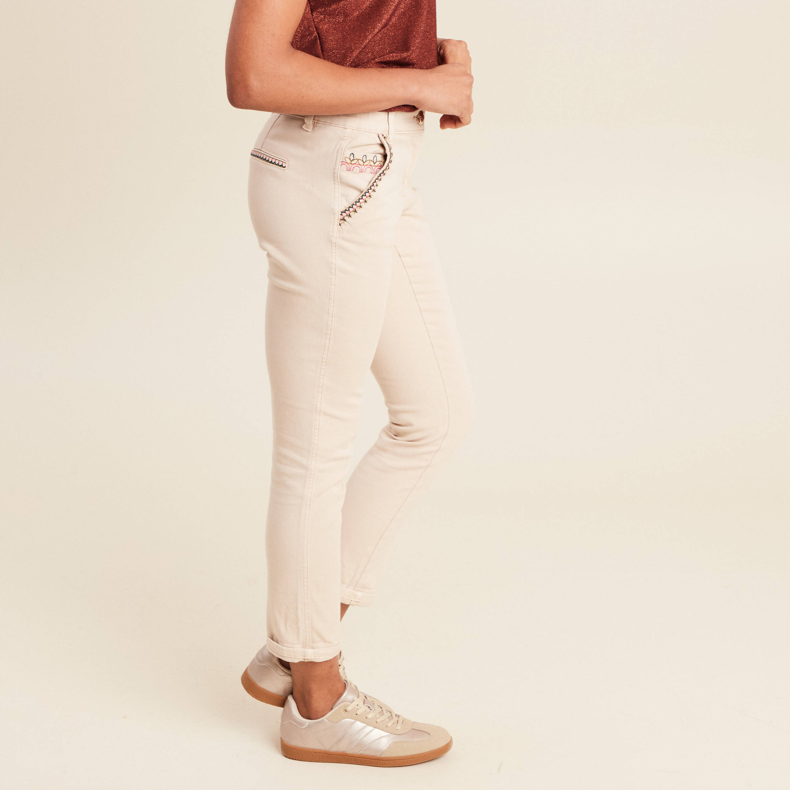 pantalon chino brode 78eme denim beige femme Pantalon chino brodé 7/8ème denim beige femme