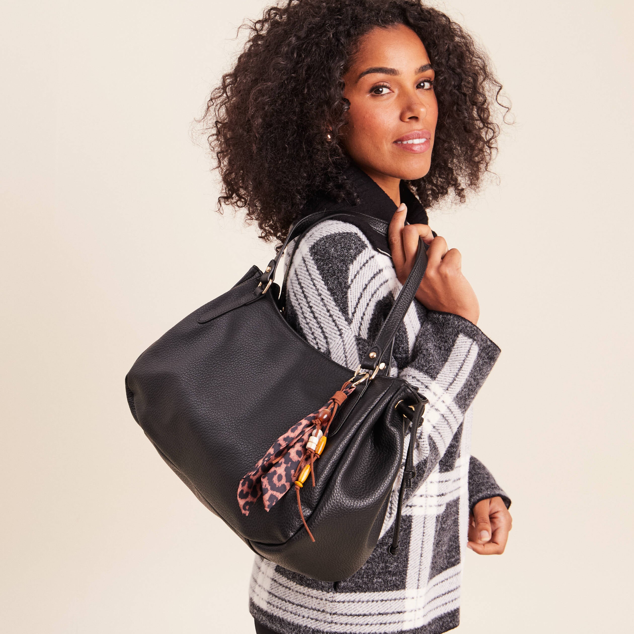 Sac port&eacute; &eacute;paule doubl&eacute; noir femme