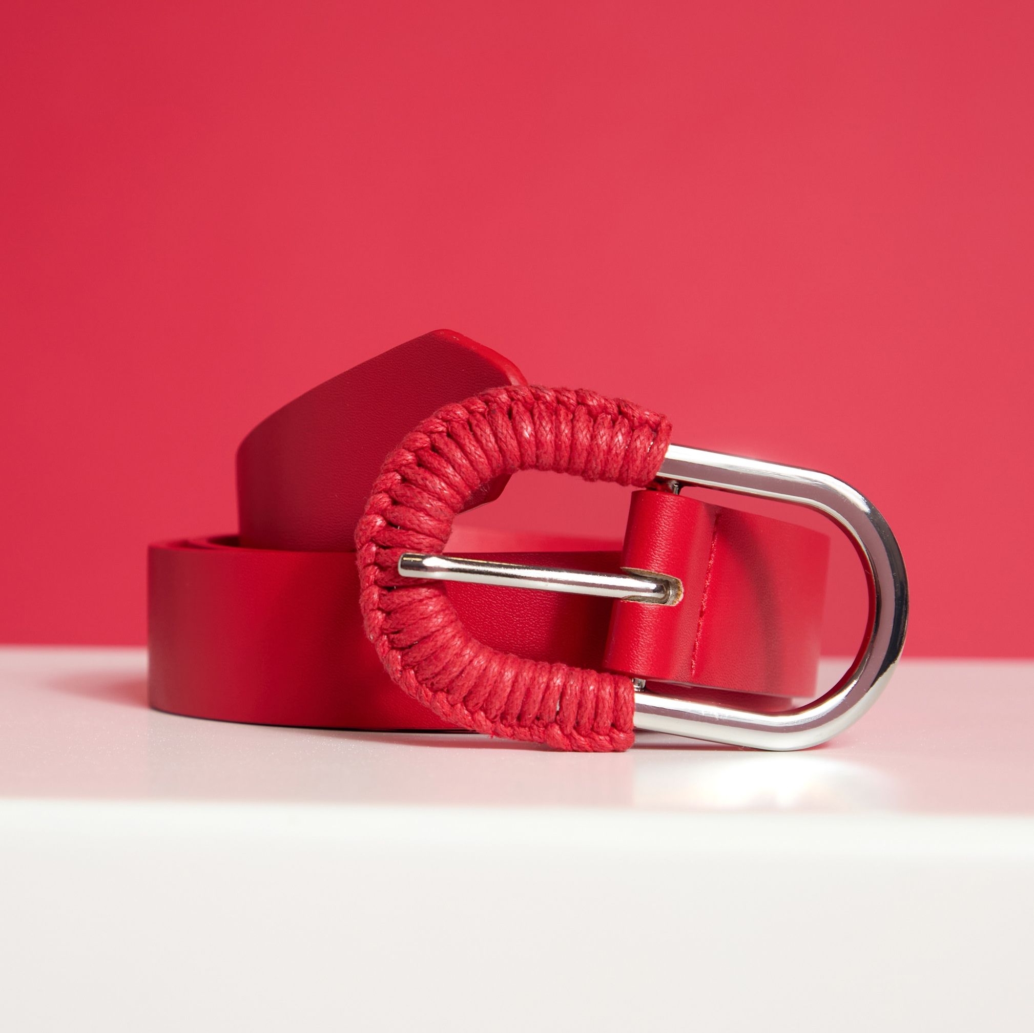 Ceinture fine bi-mati&egrave;re rouge fluo femme