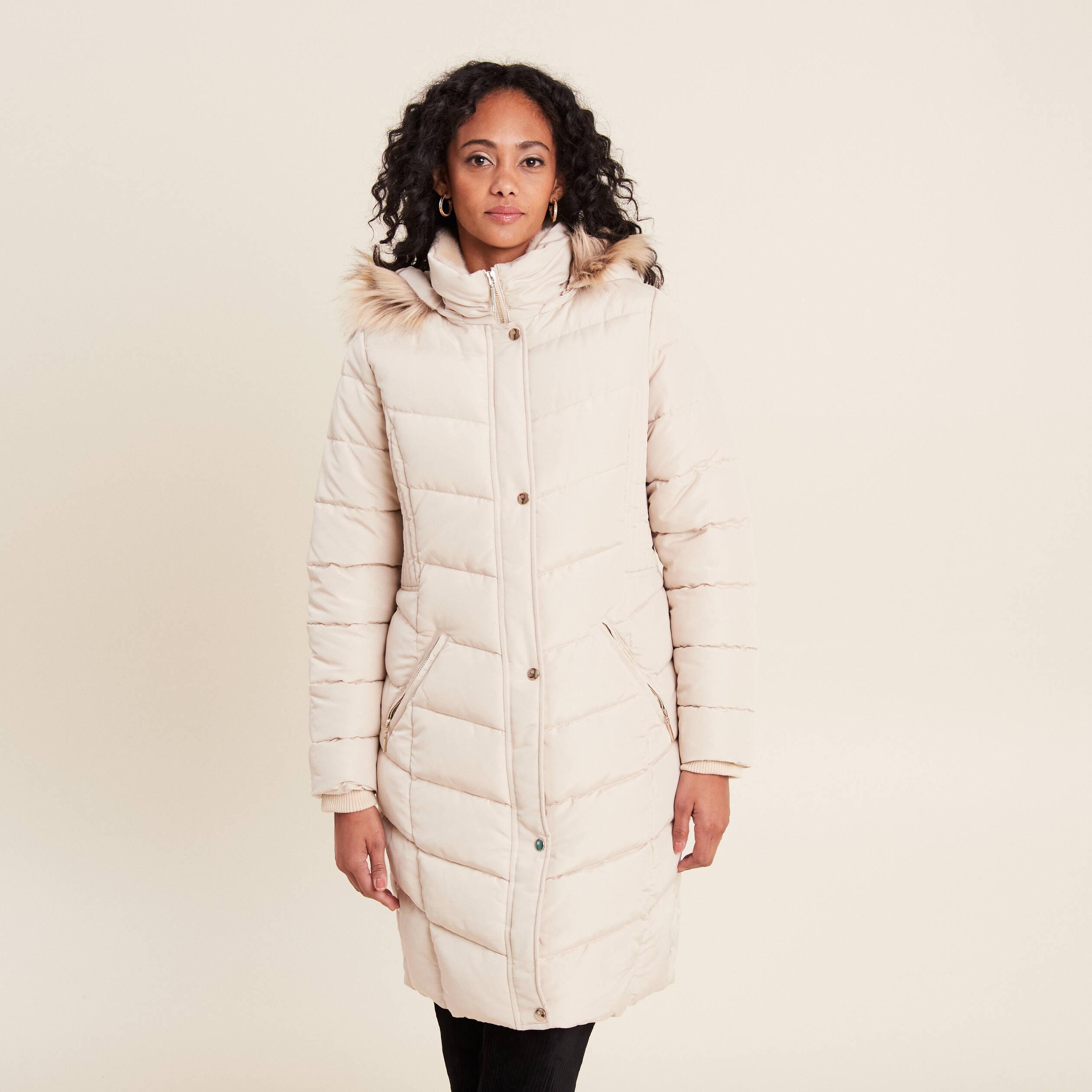 doudoune deperlante longue a capuche beige femme Doudoune déperlante longue à capuche beige femme