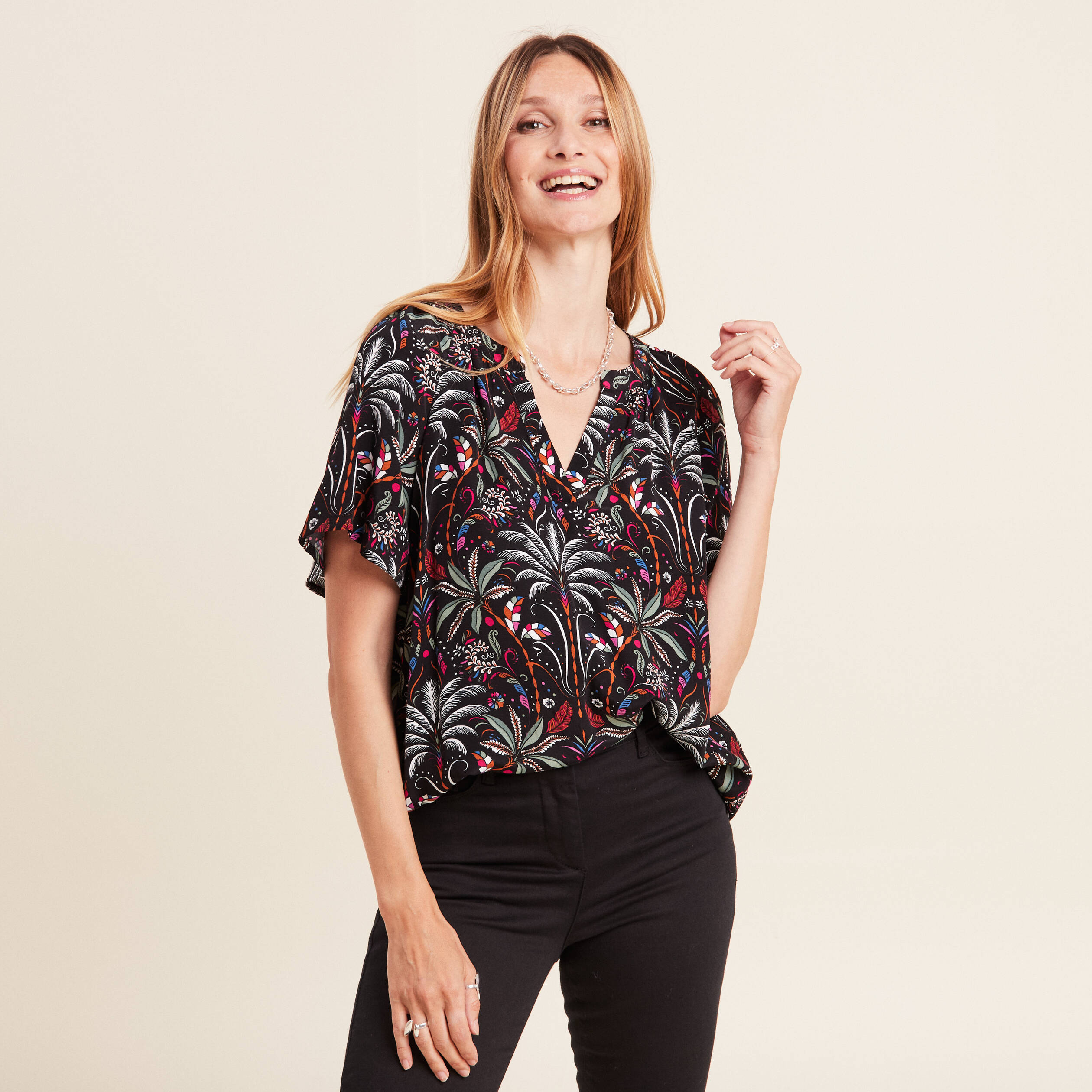 blouse manches courtes noir femme Blouse manches courtes noir femme