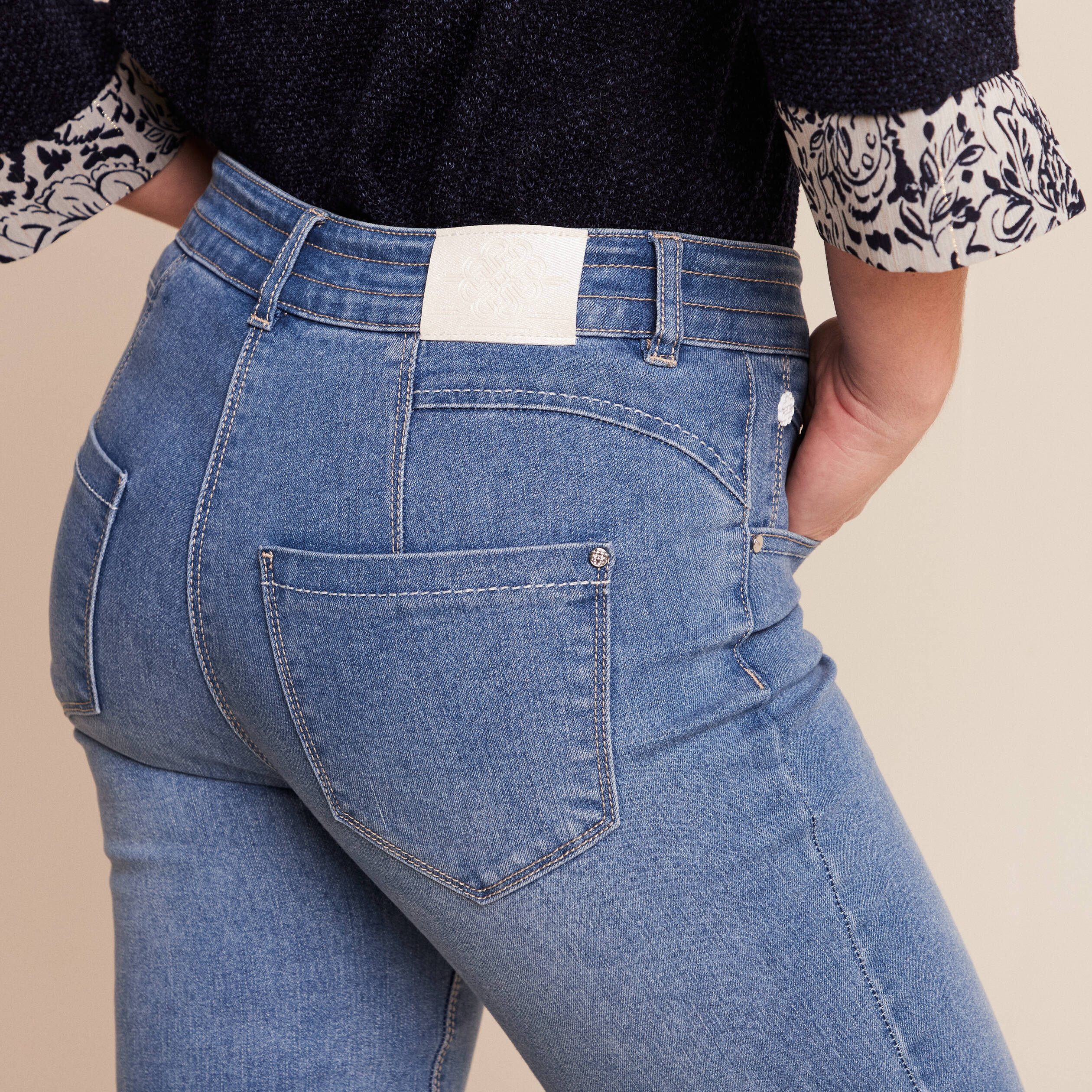 Jean coupe droite taille bascul&eacute;e denim double stone femme