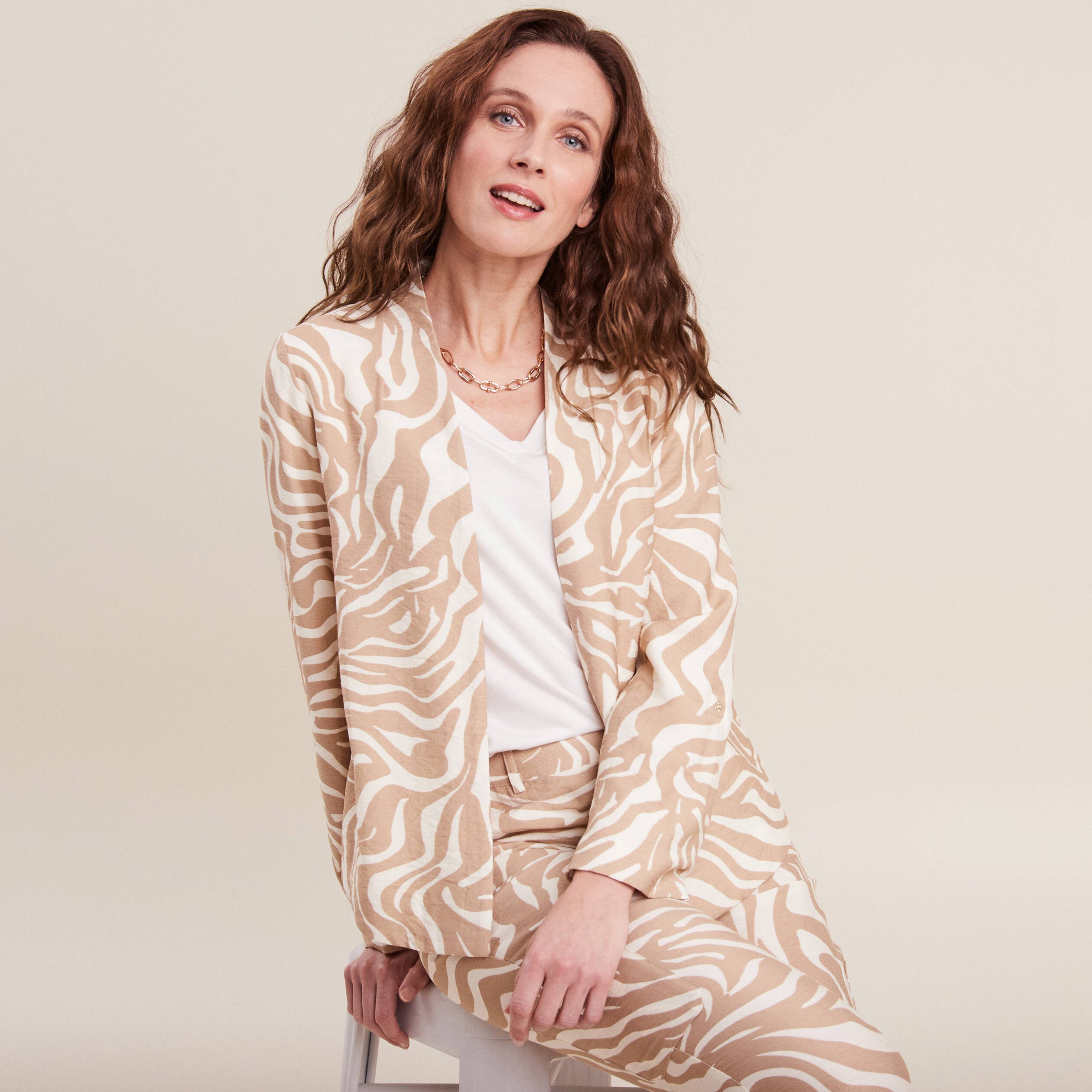 veste droite manches longues beige femme Veste droite manches longues beige femme