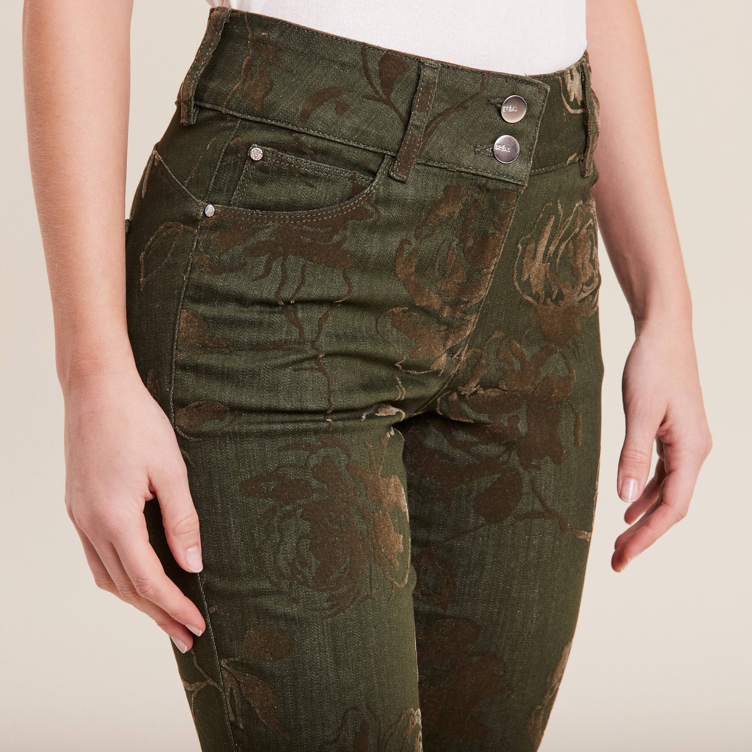 Jean ajusté taille standard vert kaki femme