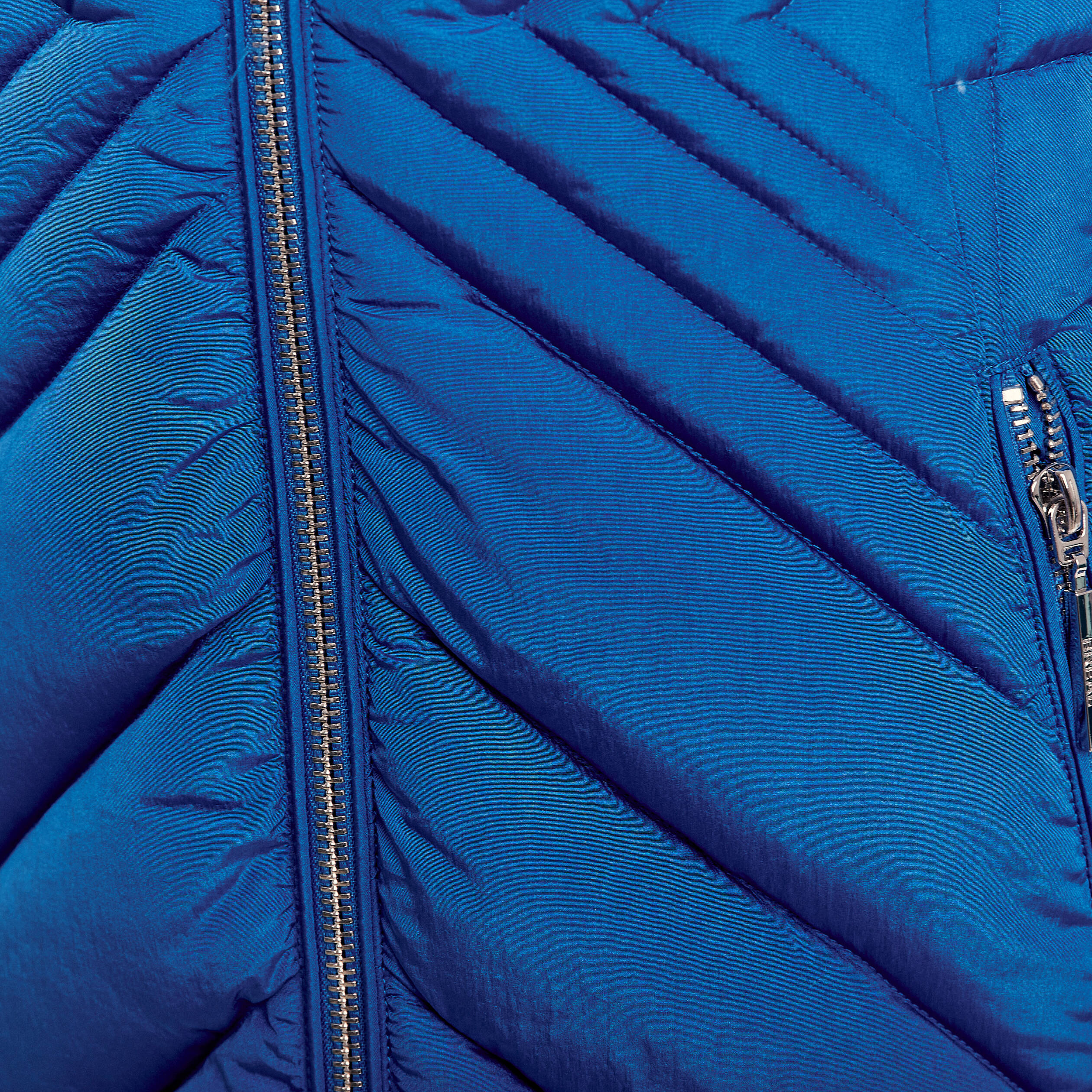 Doudoune d&eacute;perlante &agrave; capuche amovible bleu electrique femme