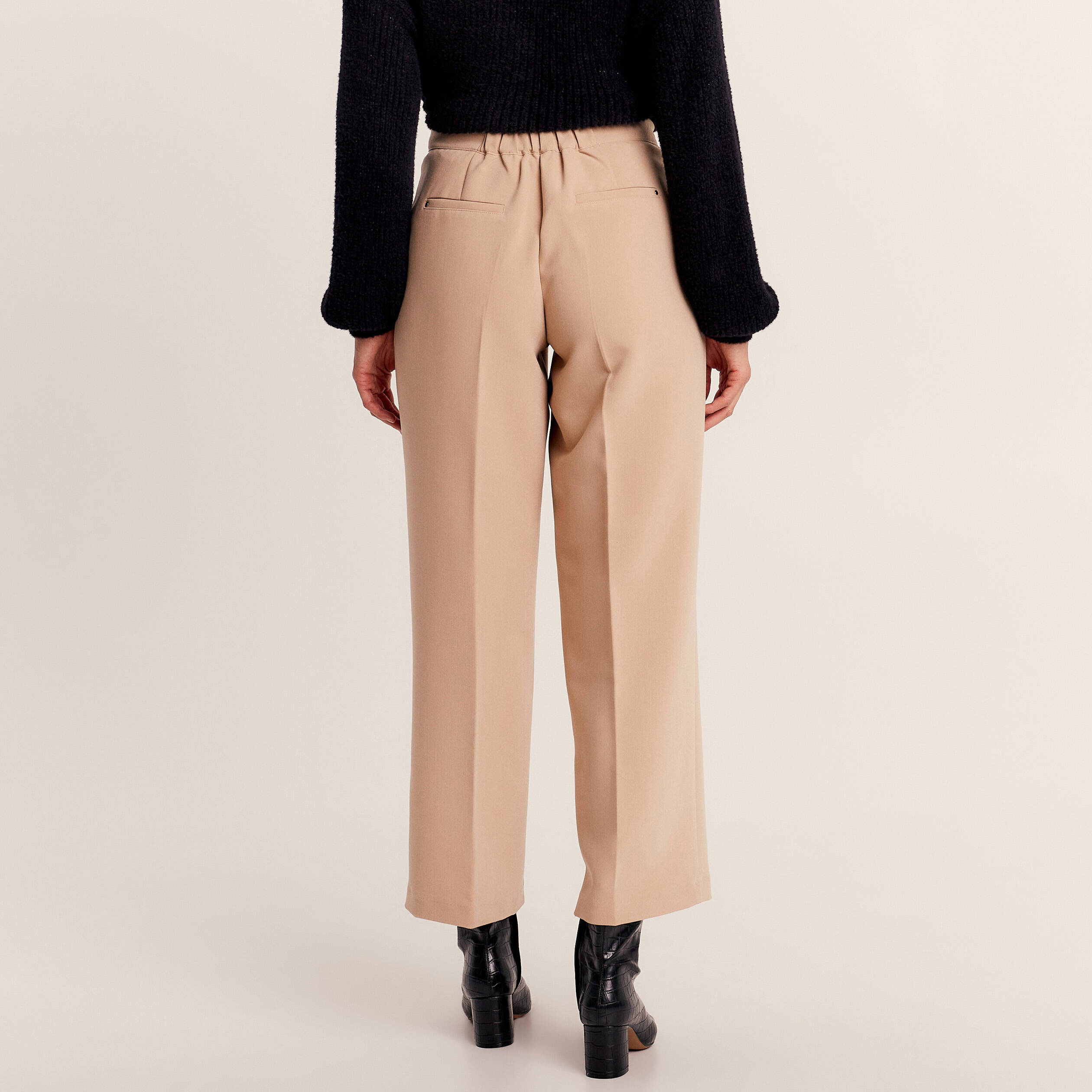 pantalon large fluide a pinces sable femme Pantalon large fluide à pinces sable femme