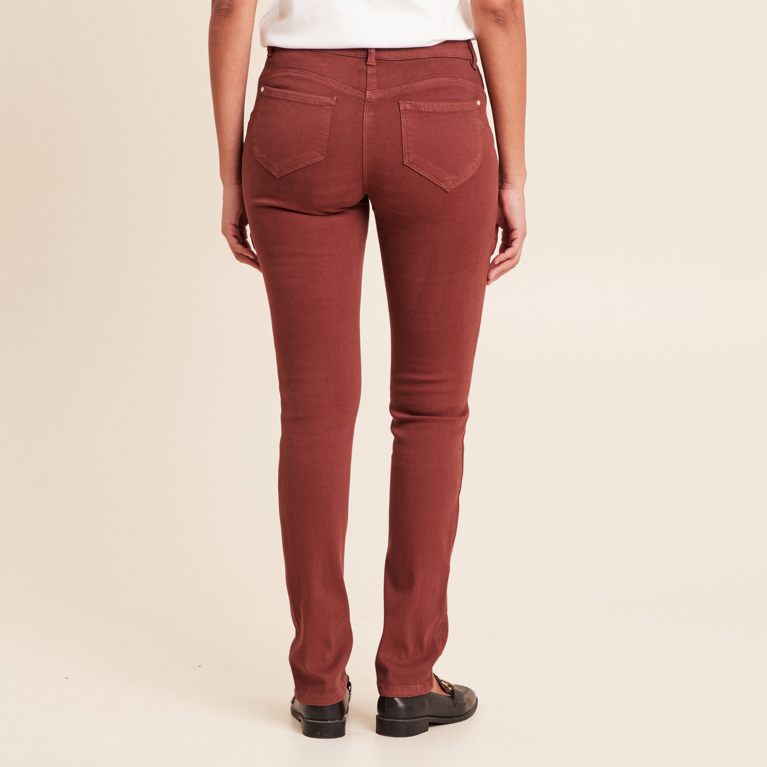 Jean coupe ajust&eacute;e taille bascul&eacute;e marron femme