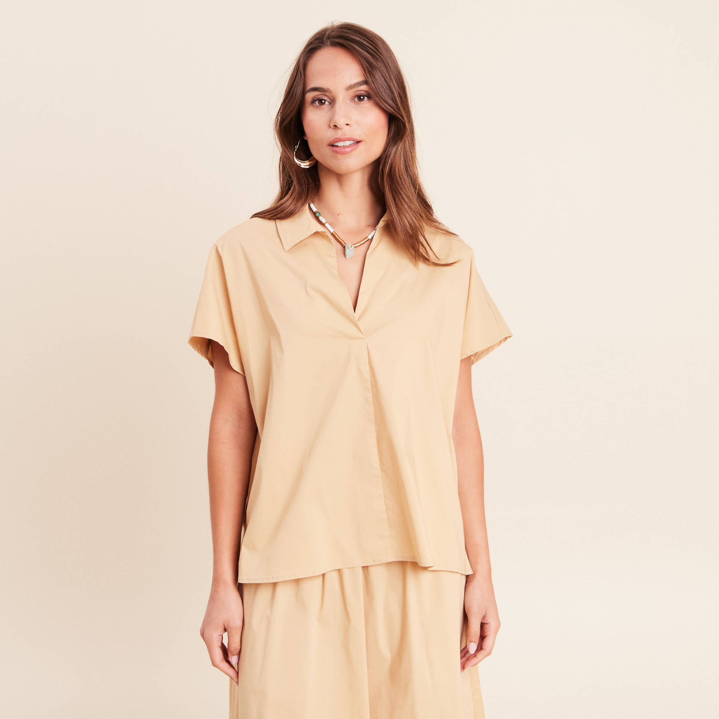 Blouse ample col chemise manches courtes beige femme