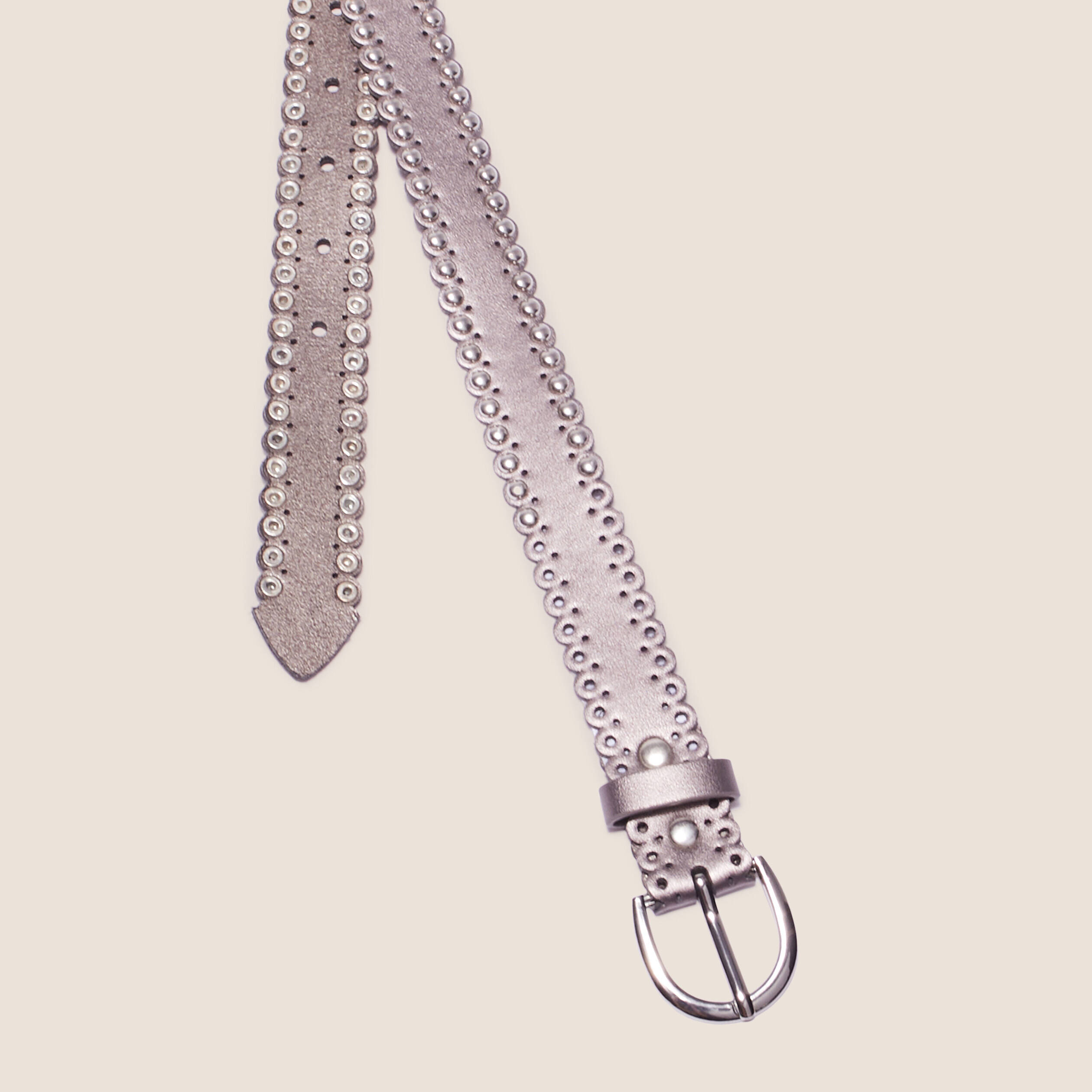 ceinture metallisee avec clous couleur argent femme Ceinture métallisée avec clous couleur argent femme