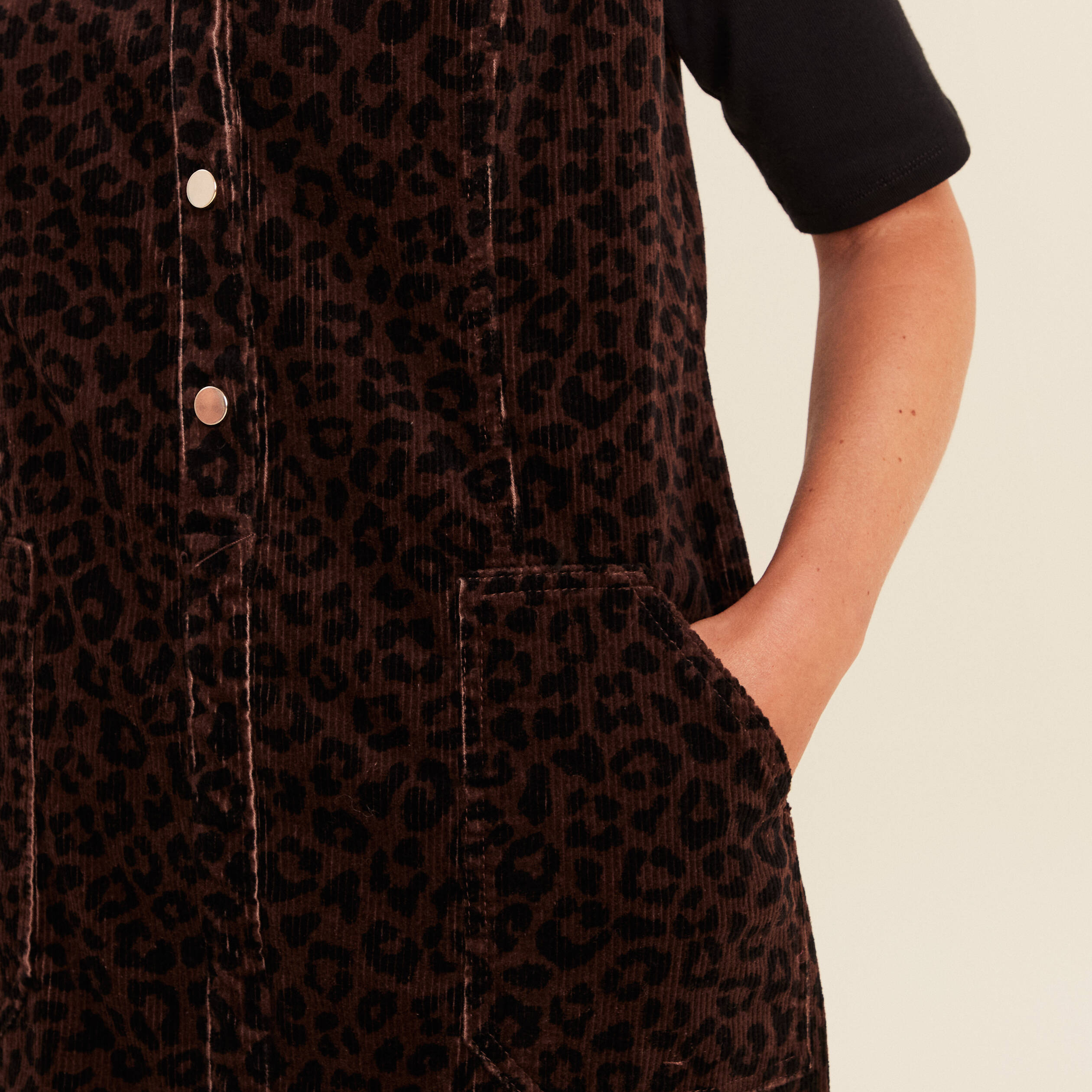 Robe droite courte sans manches velours marron cognac femme