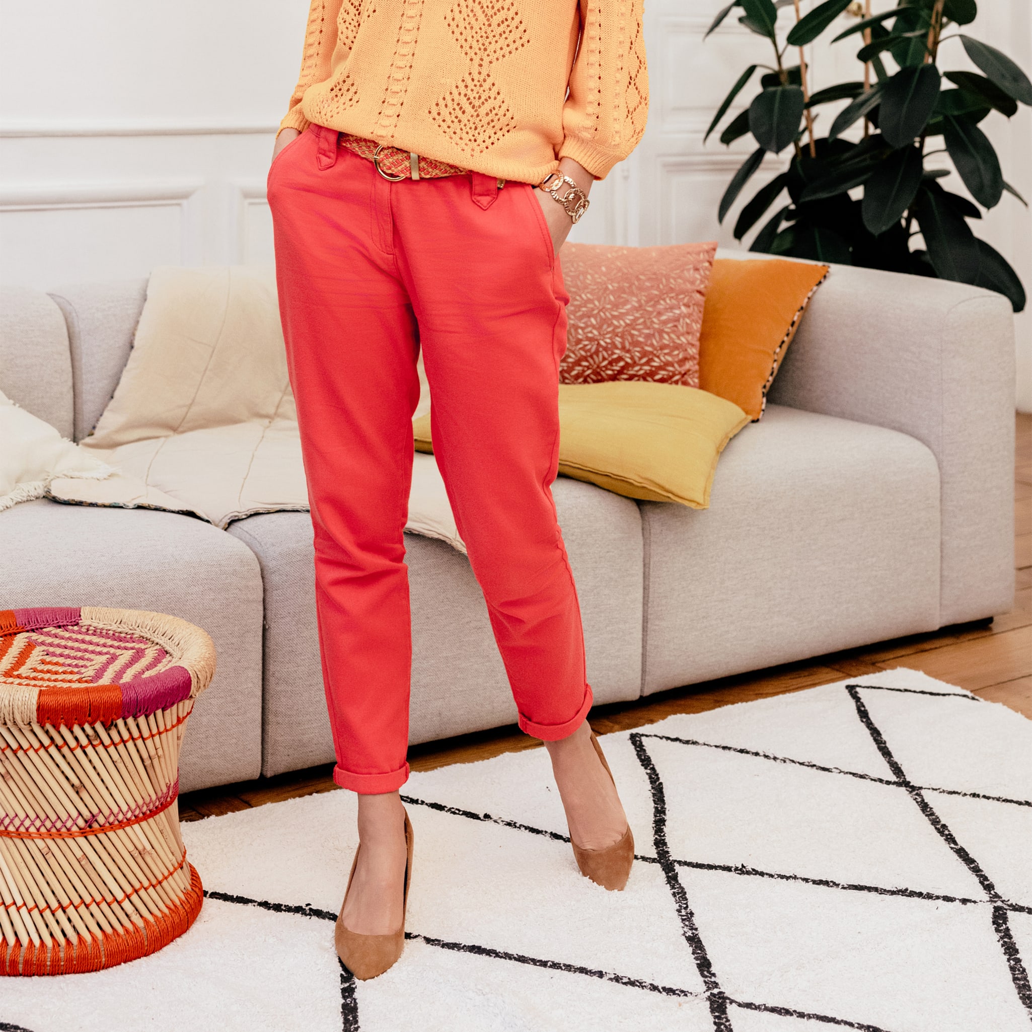 Pantalon carotte ceintur&eacute; rose cerise femme