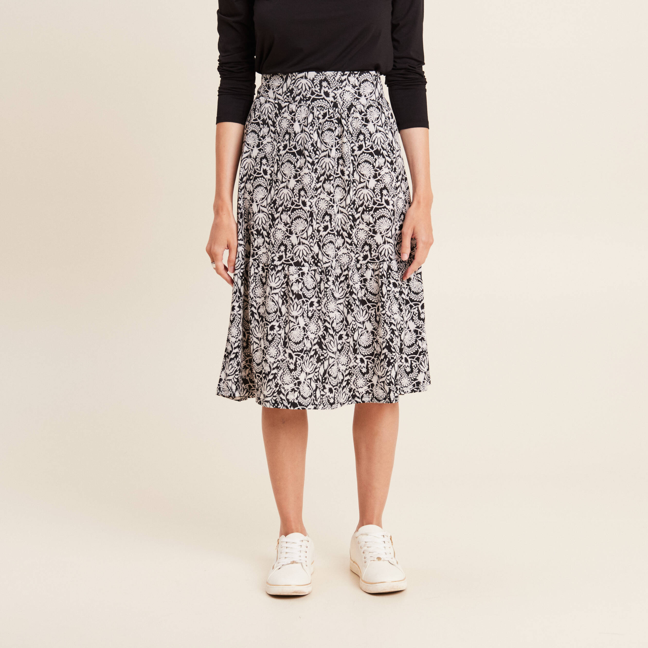 jupe evasee fluide noir femme Jupe évasée fluide noir femme