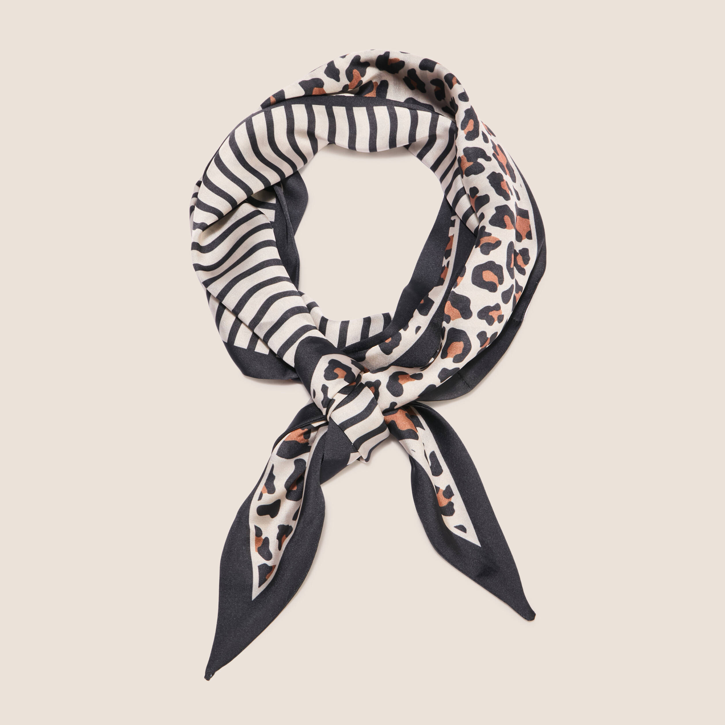 Foulard satin&eacute; noir femme