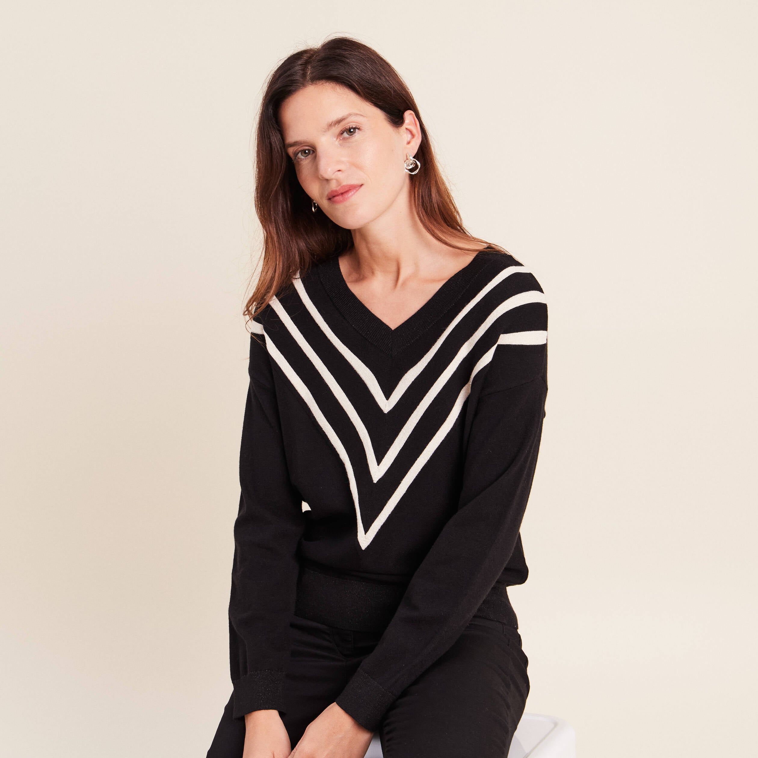 Pull col v noir femme