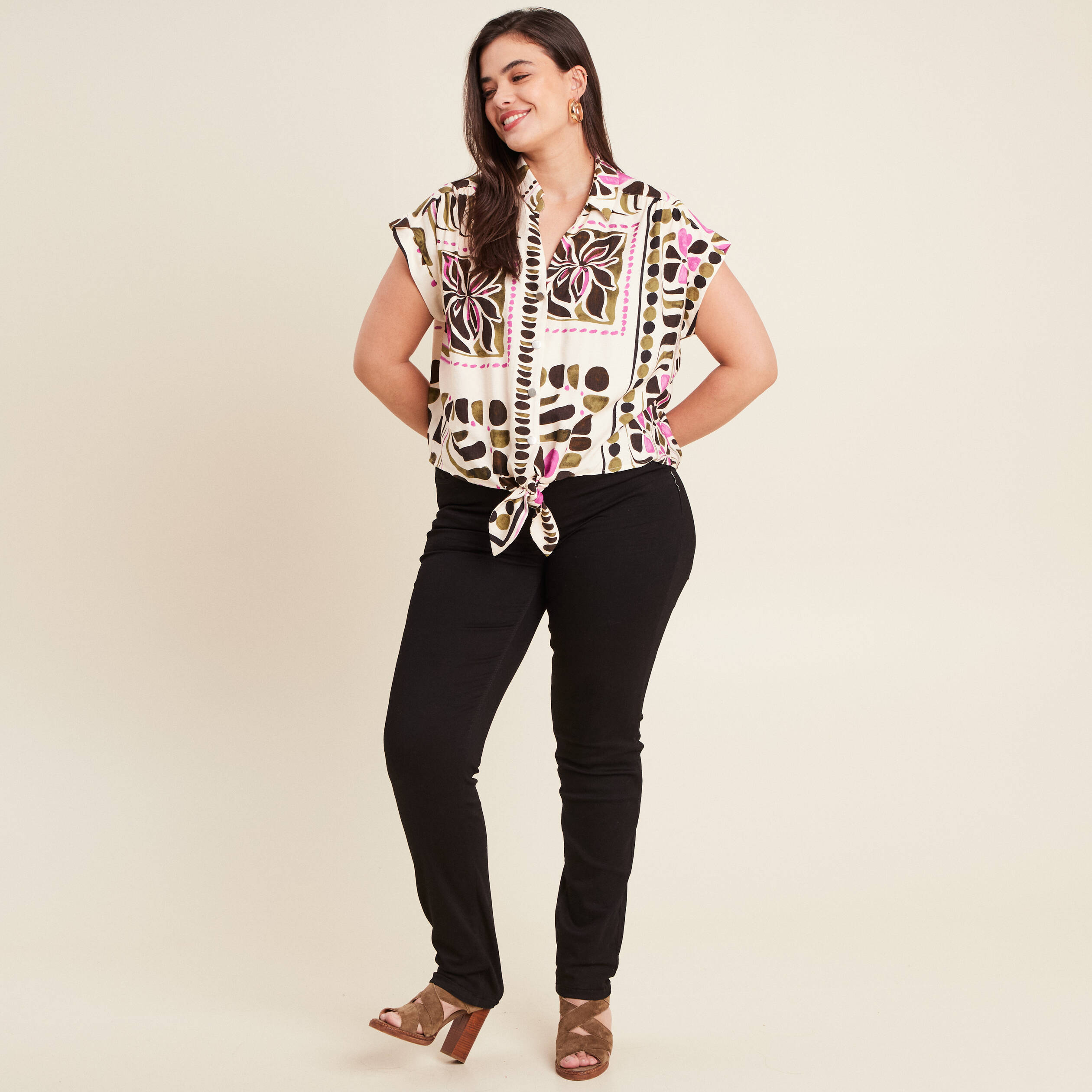 Jean ajusté taille standard long noir femme
