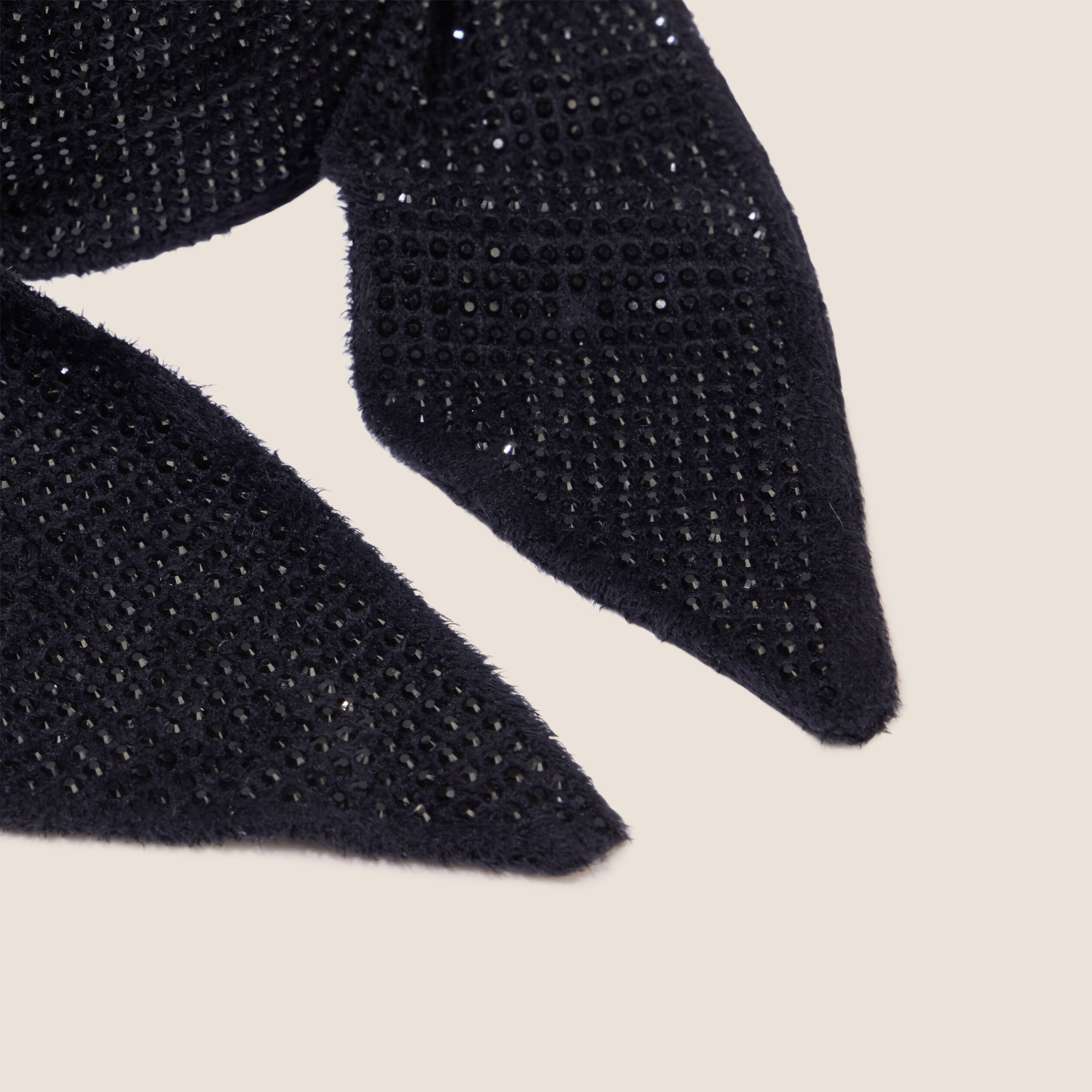 &Eacute;tole fluide avec strass noir femme