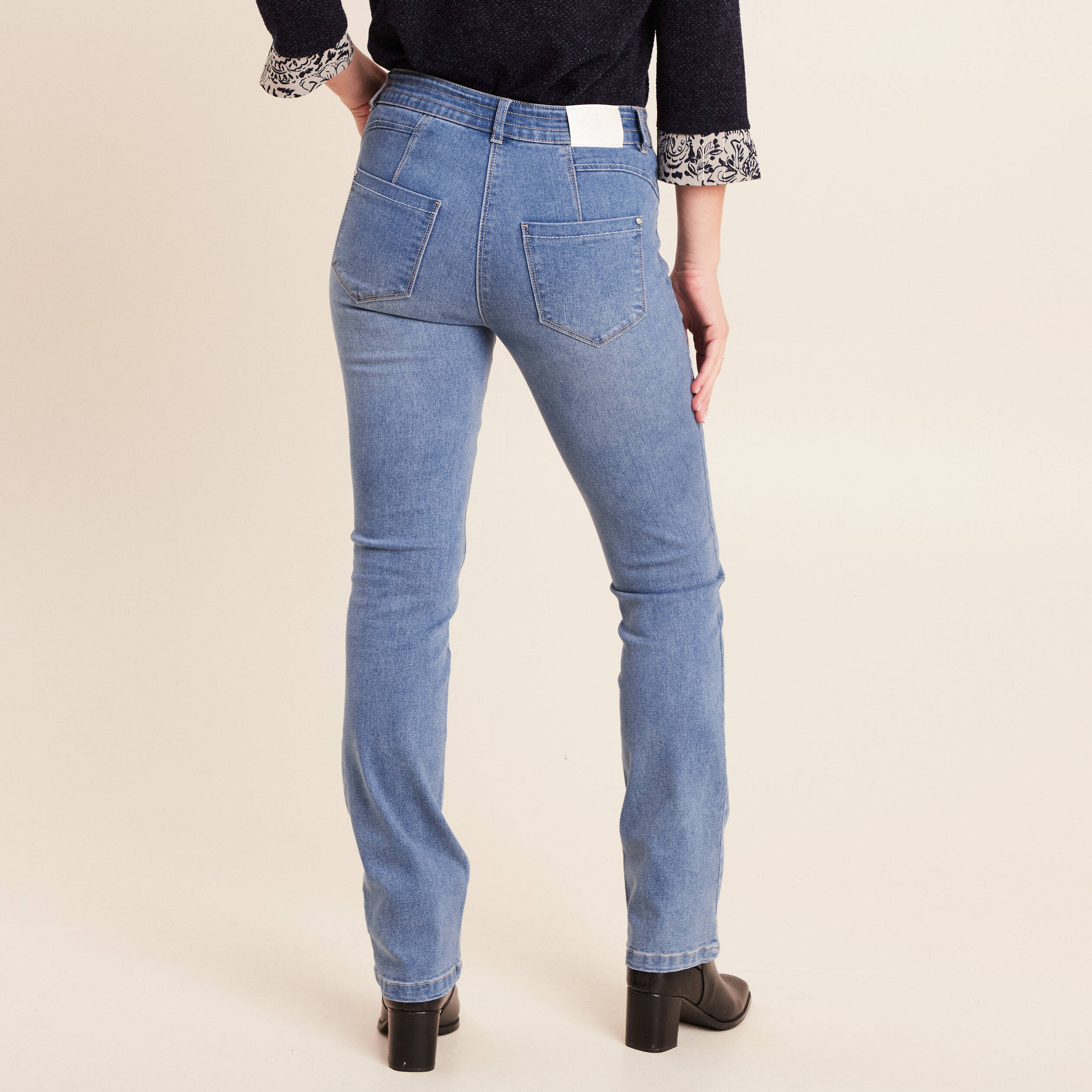Jean coupe droite taille bascul&eacute;e denim double stone femme