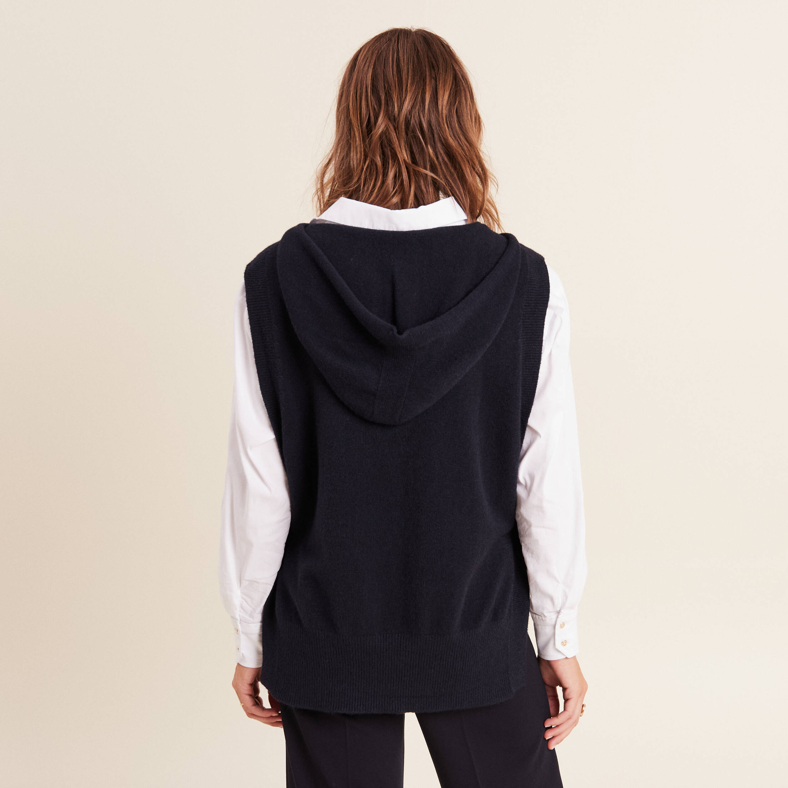 pull sans manches a capuche bleu fonce femme Pull sans manches à capuche bleu foncé femme