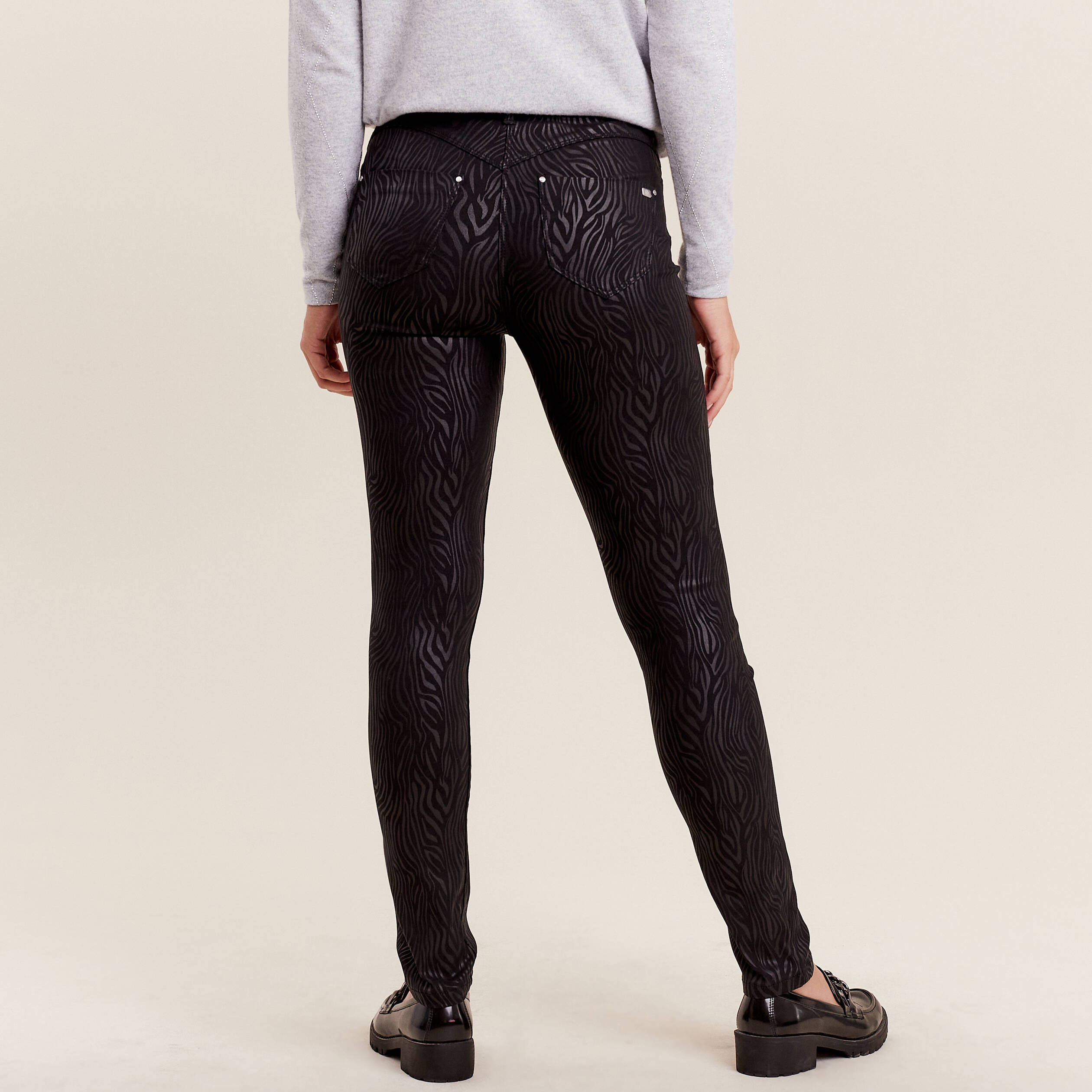 pantalon ajuste enduit denim noir femme Pantalon ajusté enduit denim noir femme