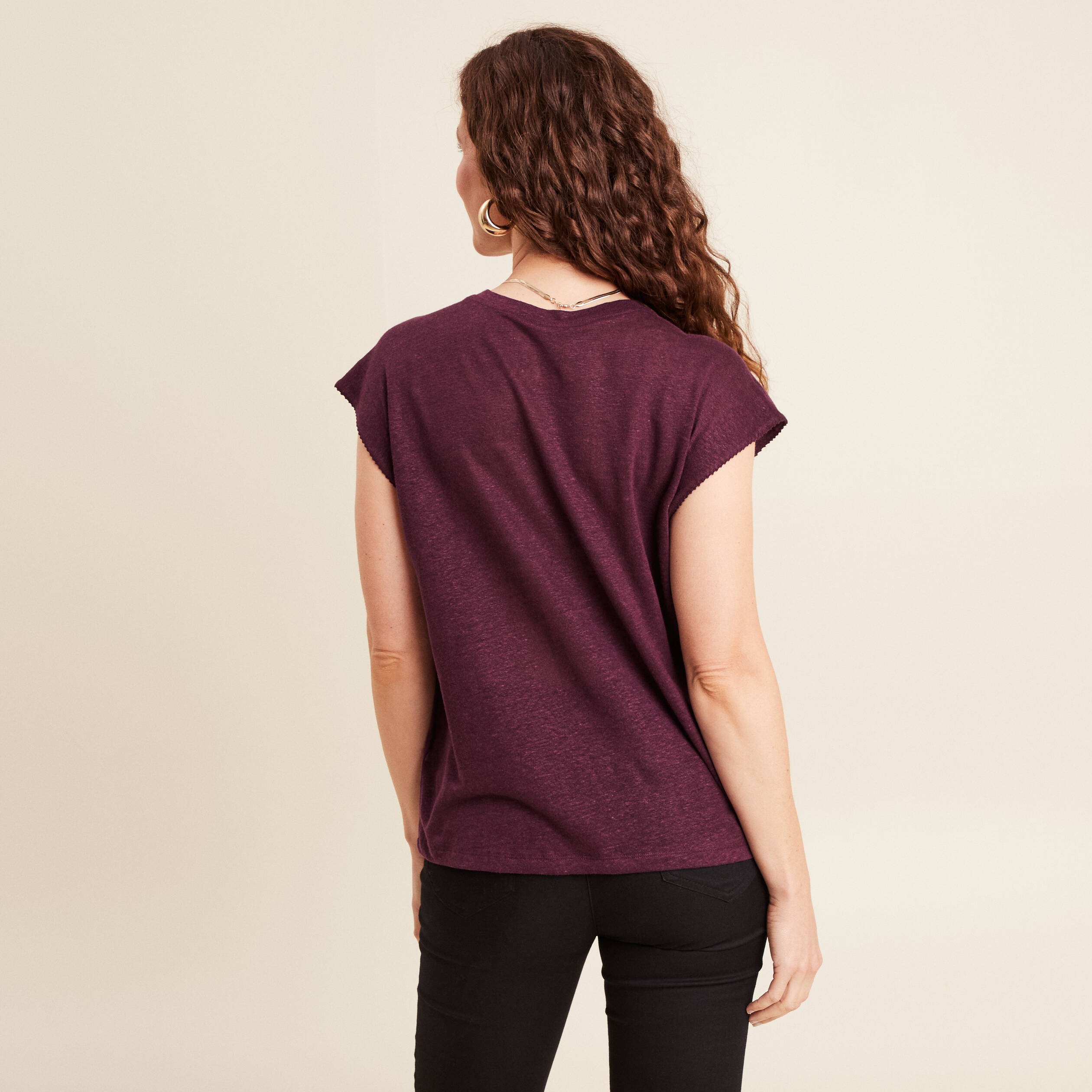 Top col v manches courtes en lin prune femme