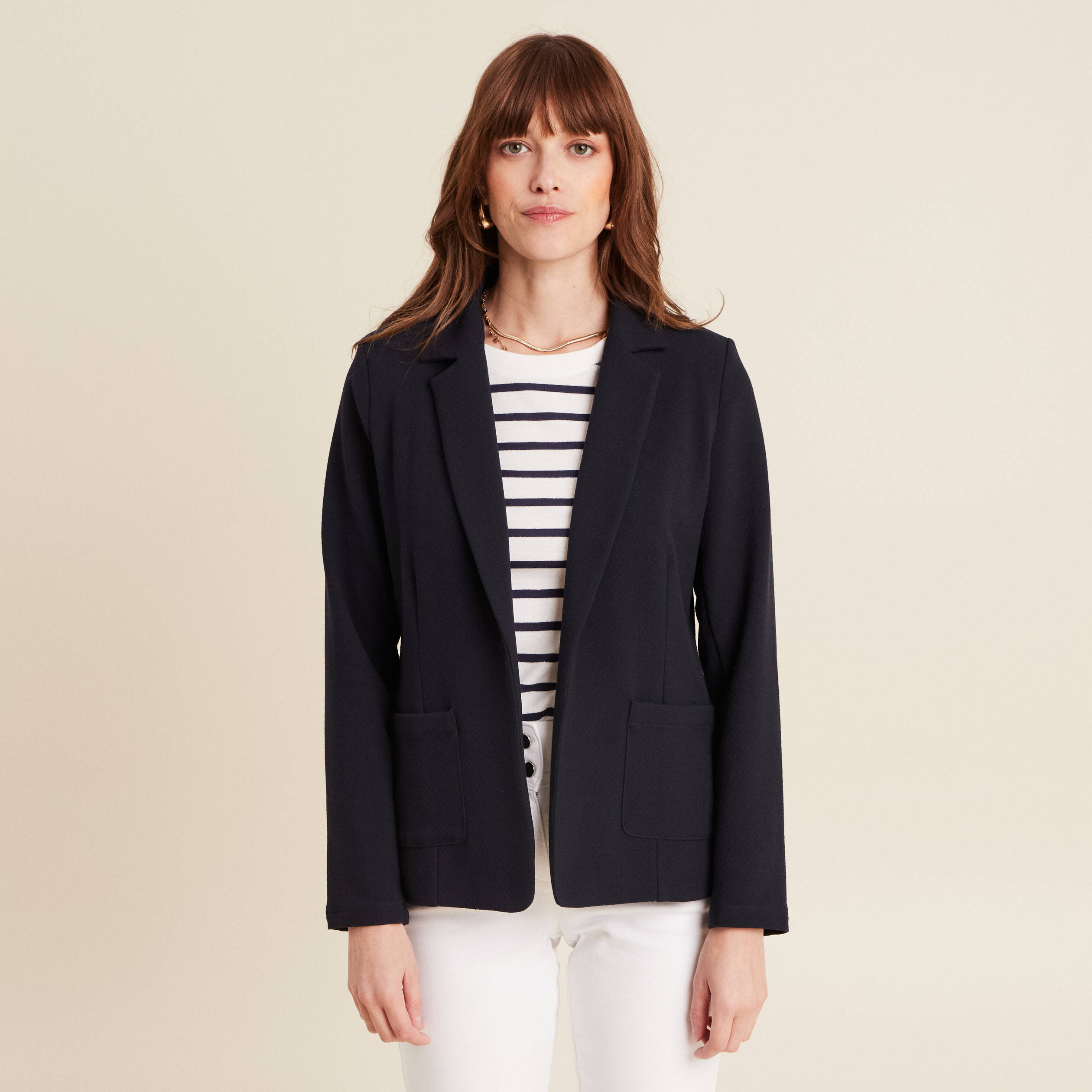 Veste tailleur cintr&eacute;e bleu fonc&eacute; femme