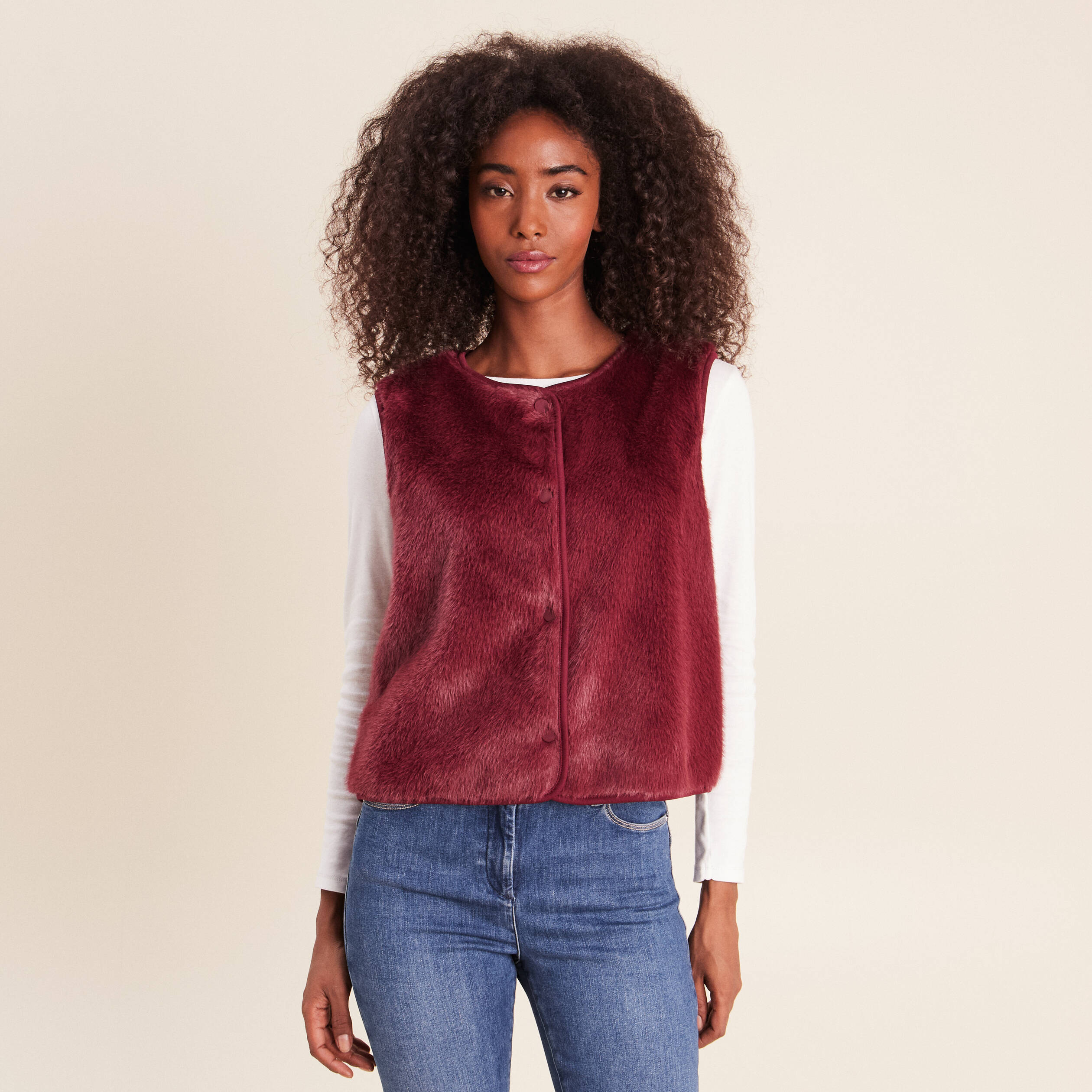 Gilet droit sans manches fausse fourrure bordeaux femme