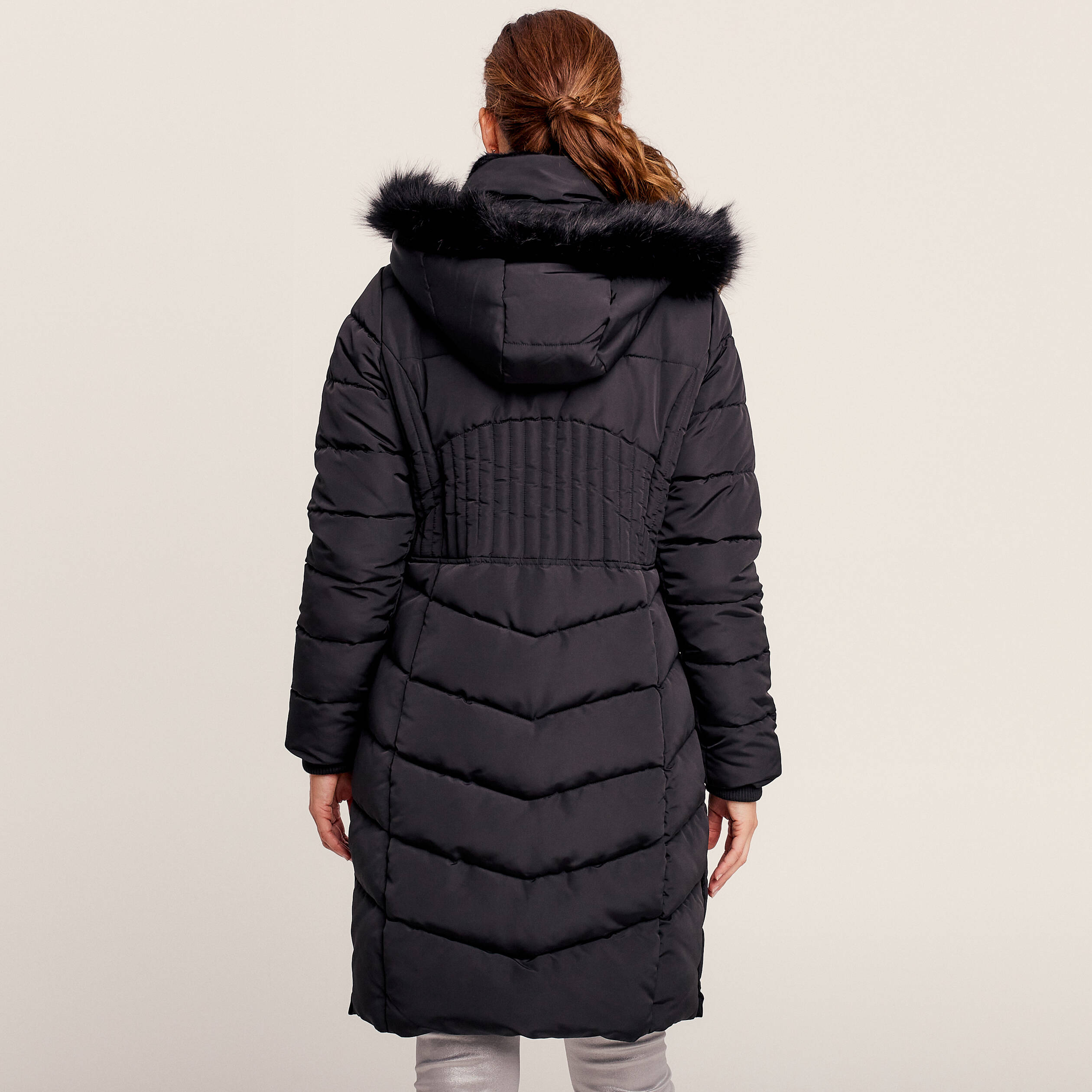 doudoune deperlante longue a capuche noir femme Doudoune déperlante longue à capuche noir femme