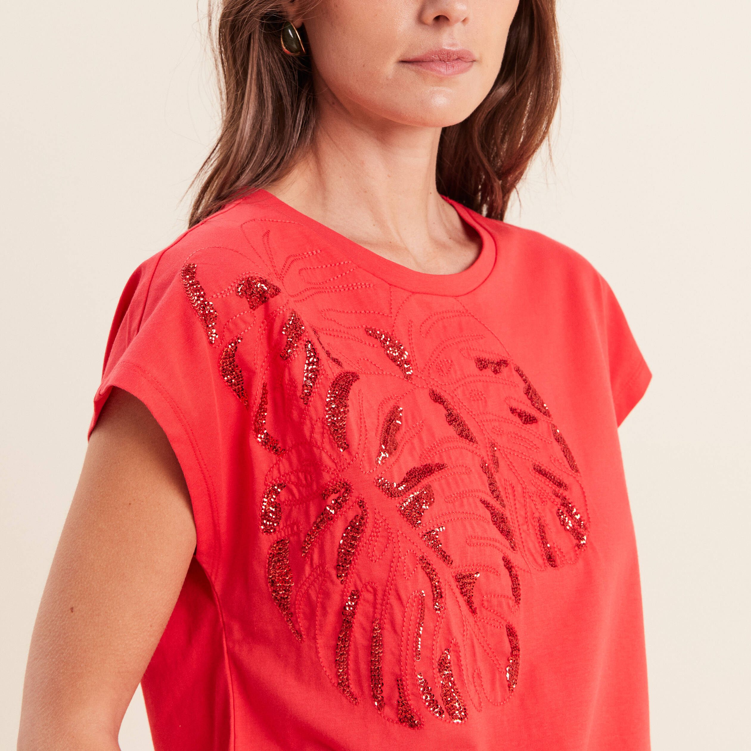 T-shirt &agrave; sequins manches courtes rouge femme
