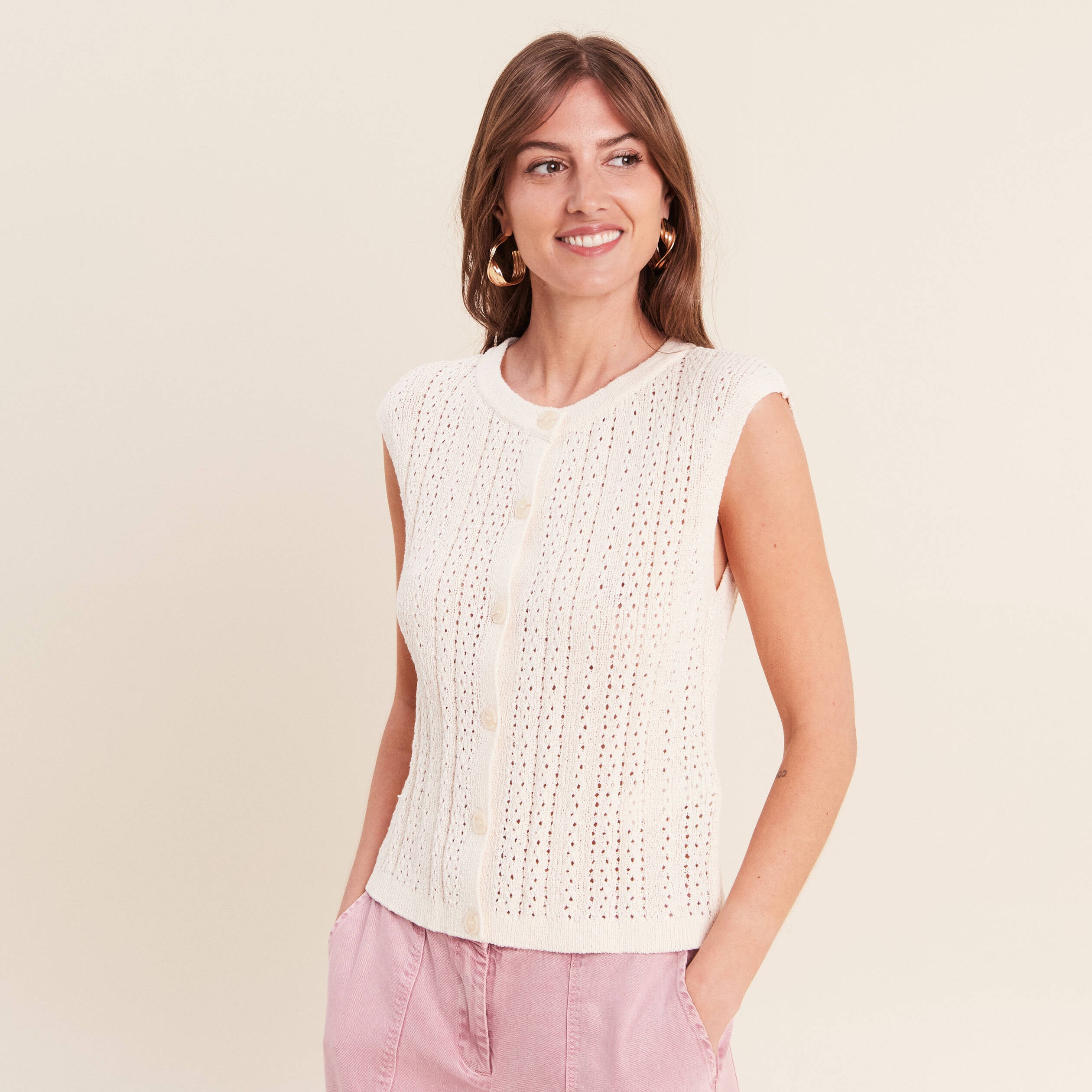 Gilet ajour&eacute; droit court col rond ecru femme