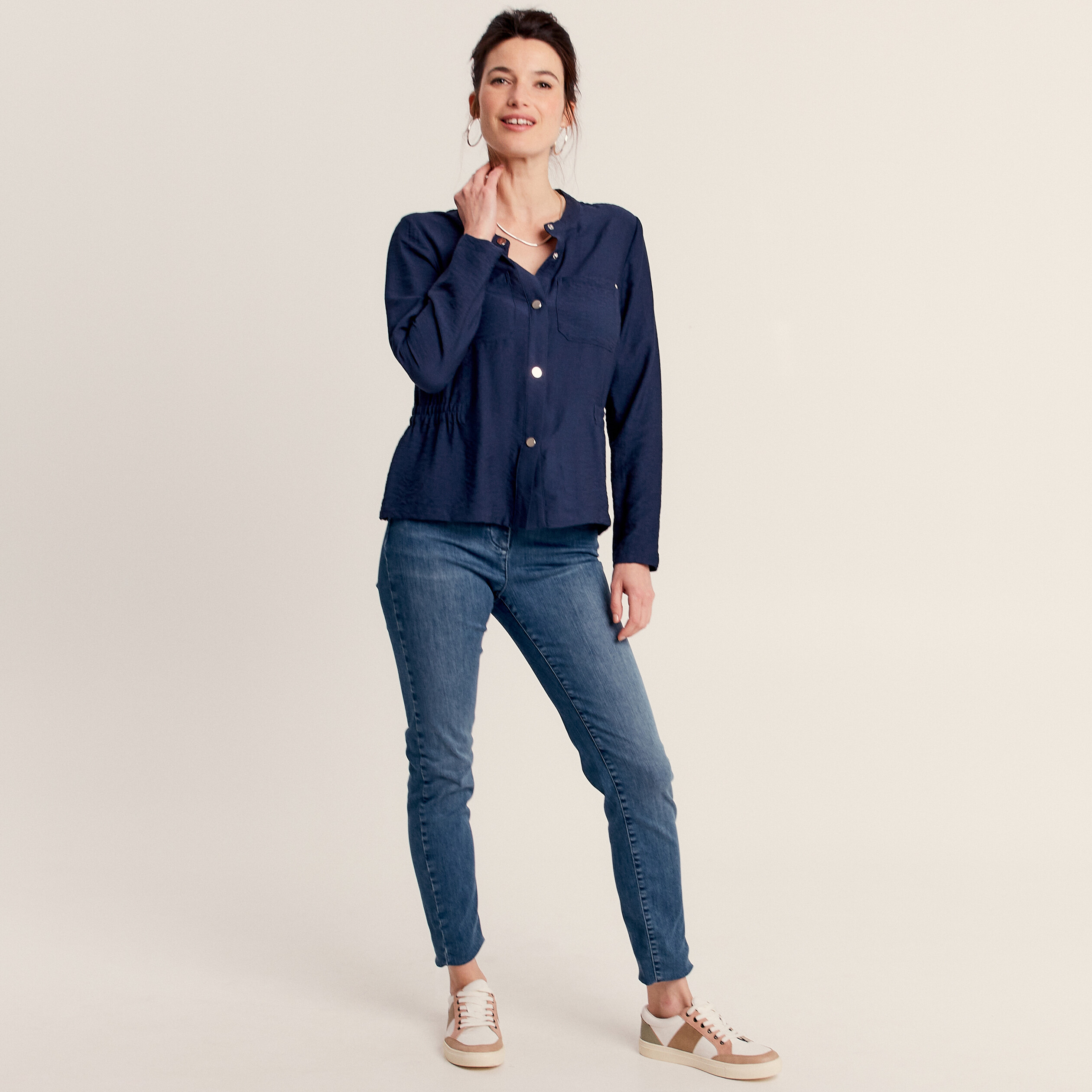 Veste cintrée élastiquée bleu marine femme