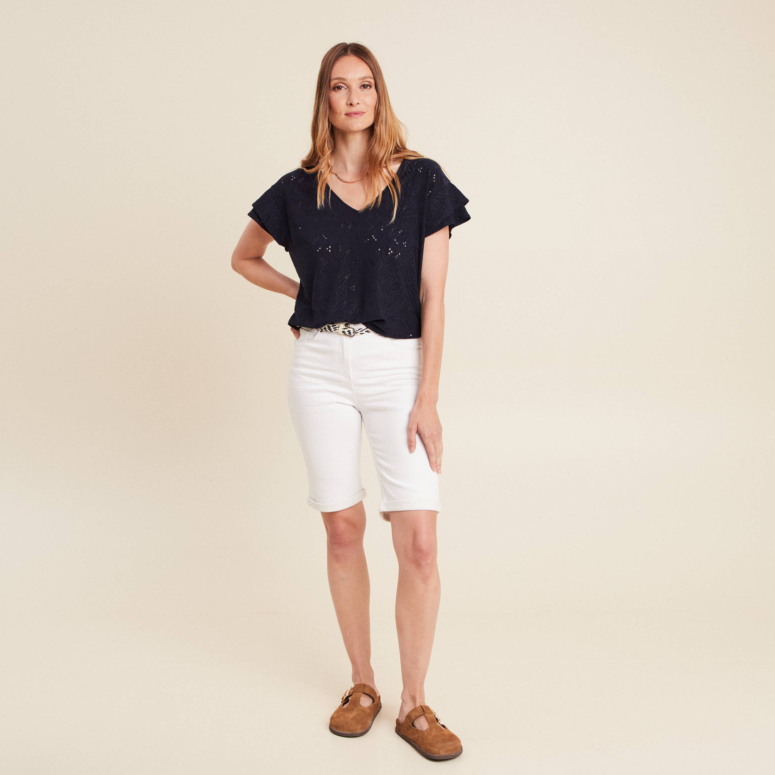 T-shirt droit col V manches courtes bleu fonc&eacute; femme