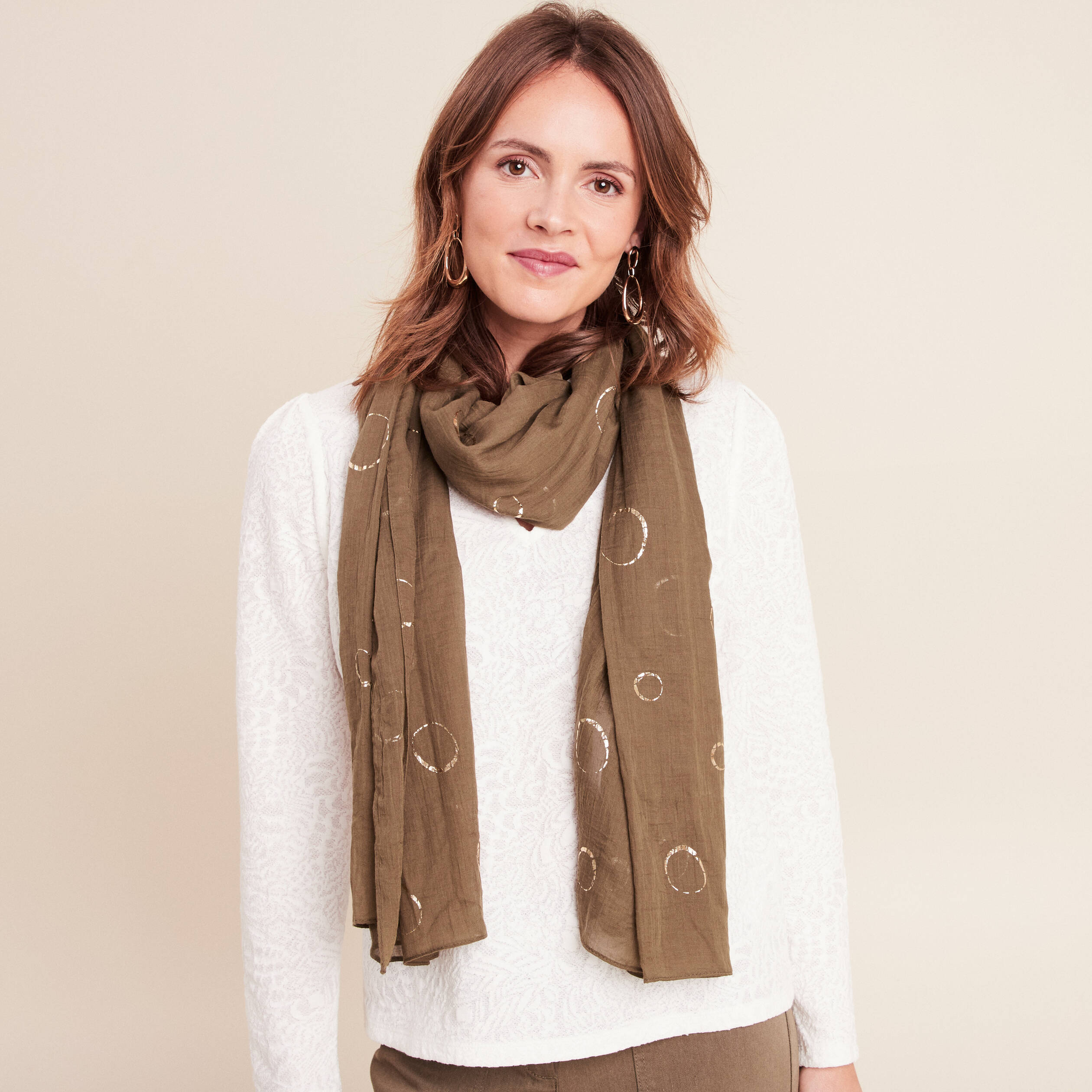 Foulard aspect lin en polyester recycl&eacute; vert kaki femme