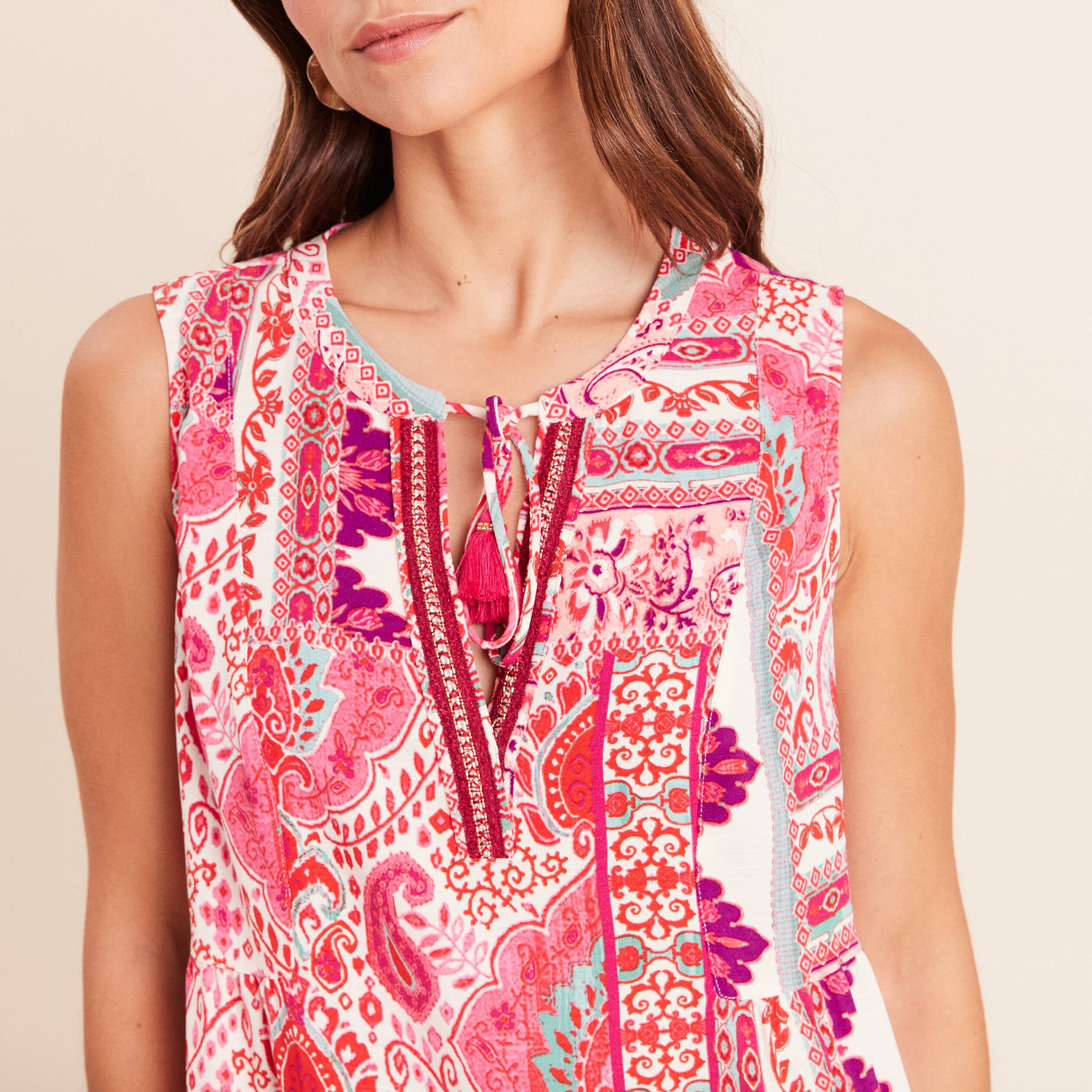 Robe courte &eacute;vas&eacute;e col tunisien rose femme