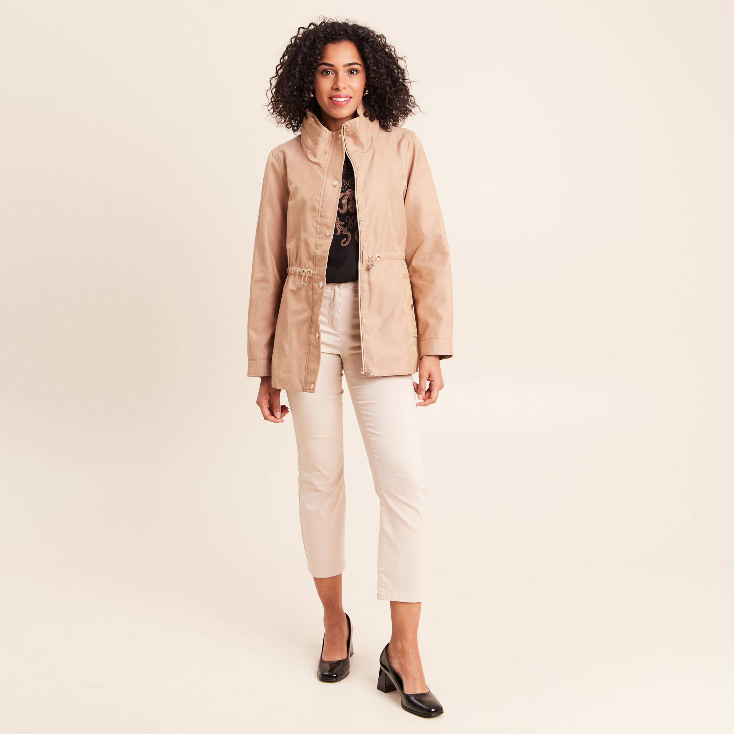 Parka ajust&eacute;e mi-longue brillante sable femme