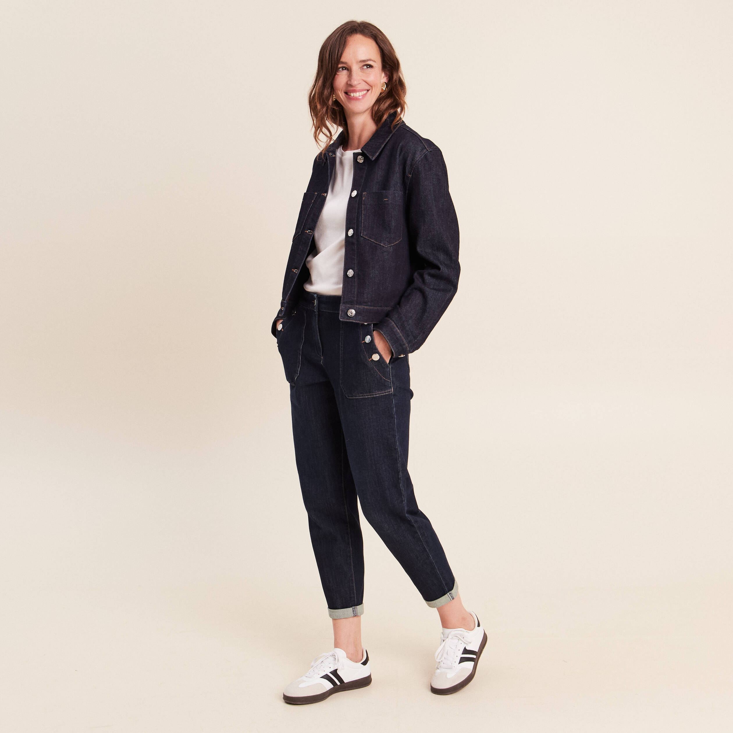Pantalon mom 7/8&egrave;me en coton denim brut femme