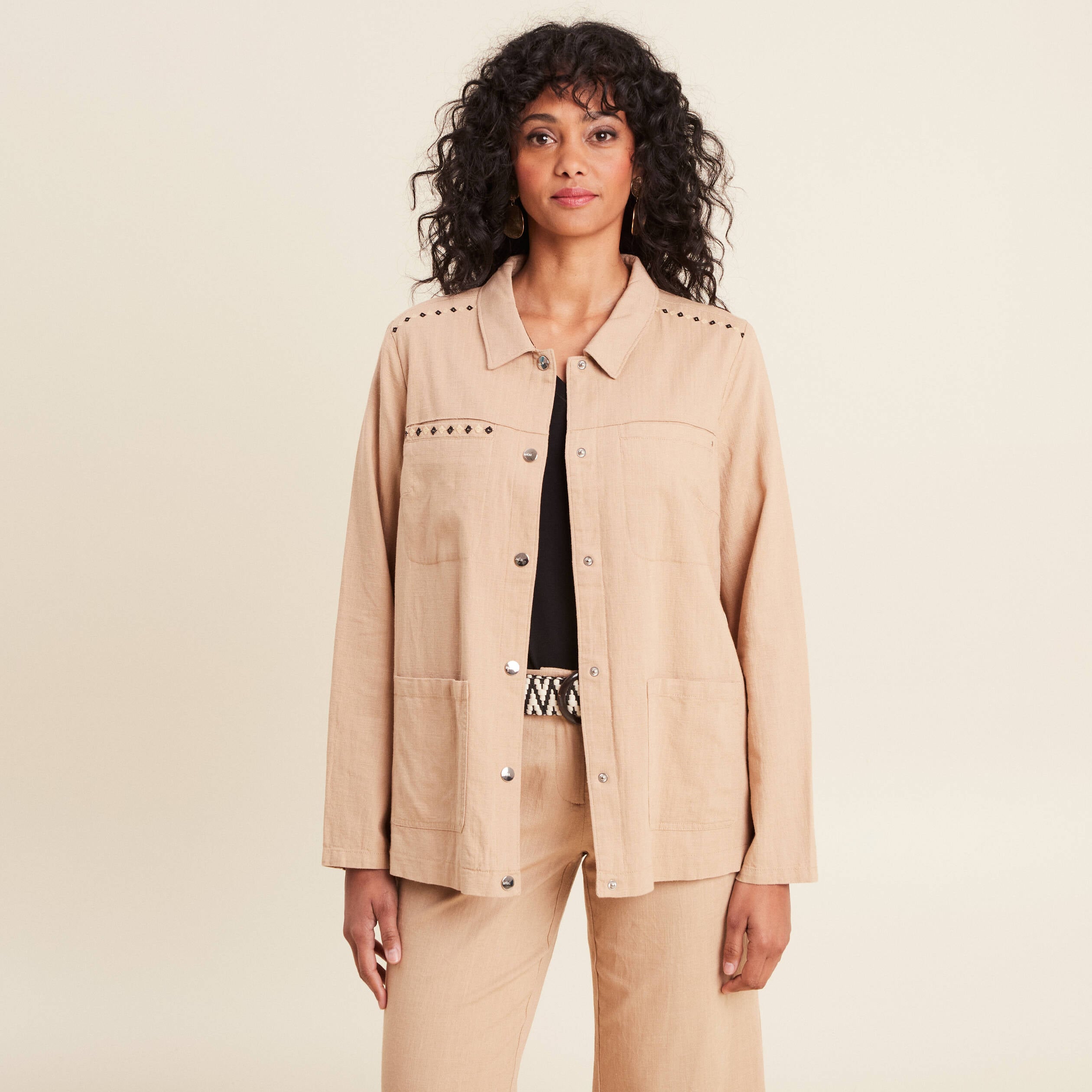 Surchemise boutonn&eacute;e brod&eacute;e sable femme