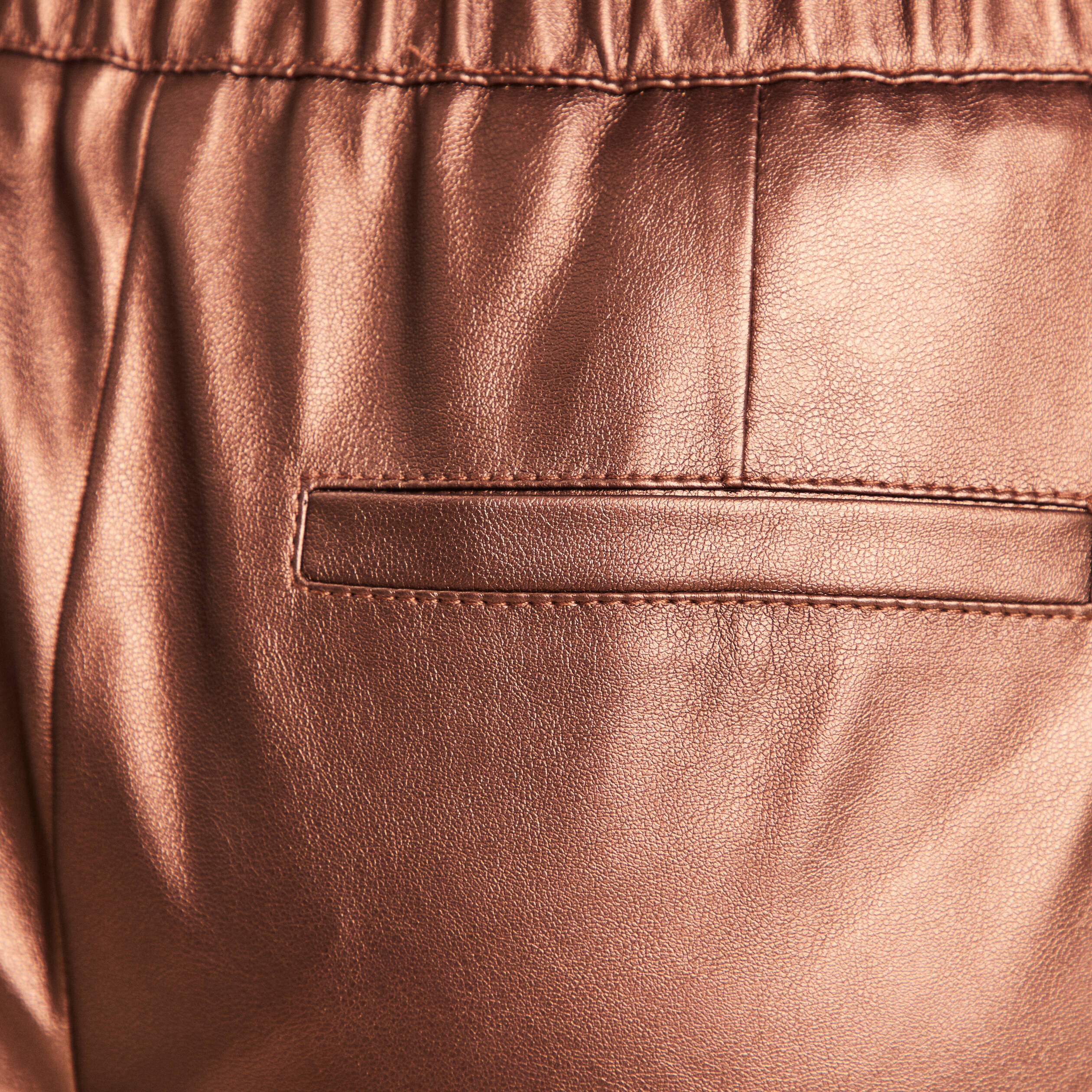 Pantalon ample simili cuir couleur cuivre femme
