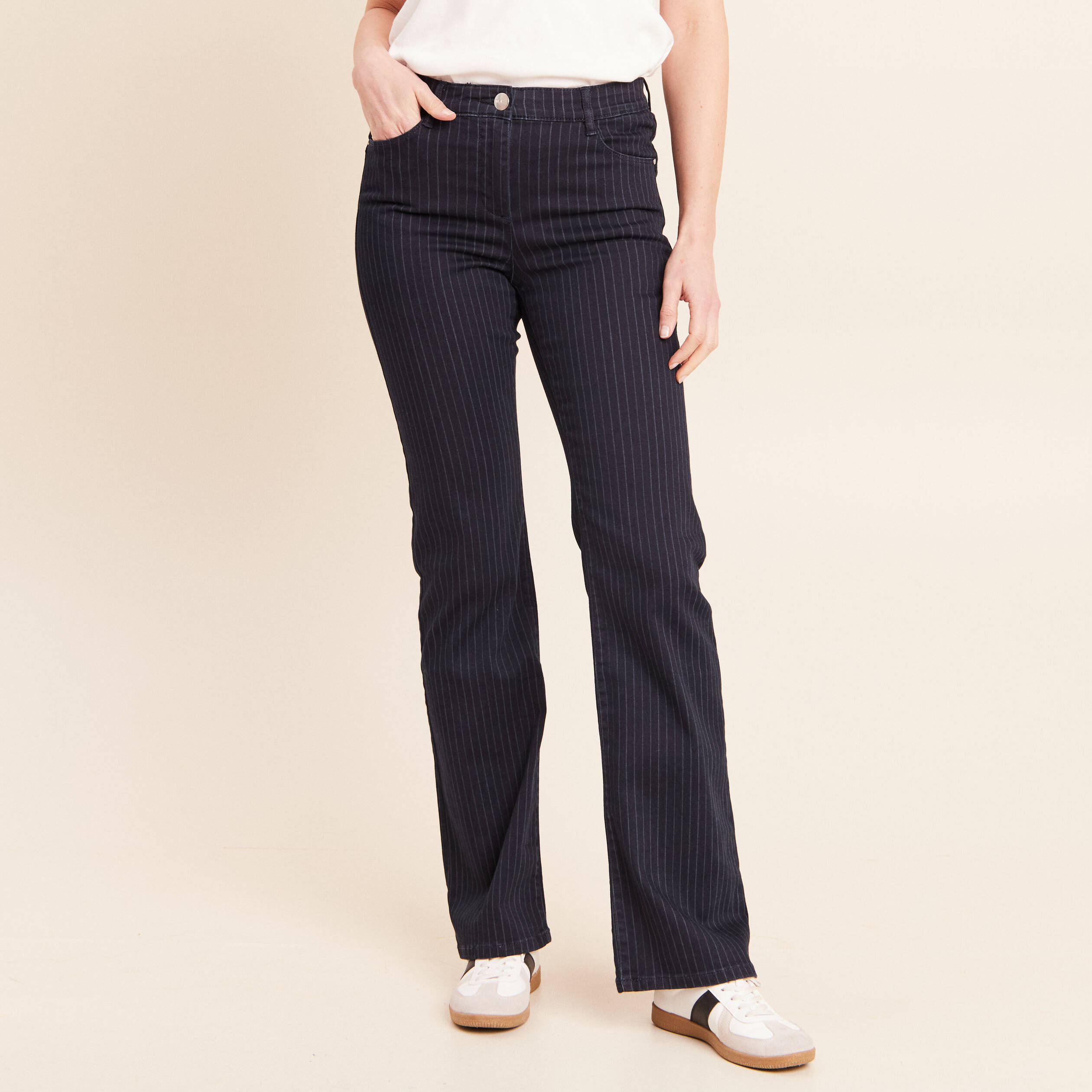 Pantalon magique L'Unique coupe bootcut bleu fonc&eacute; femme
