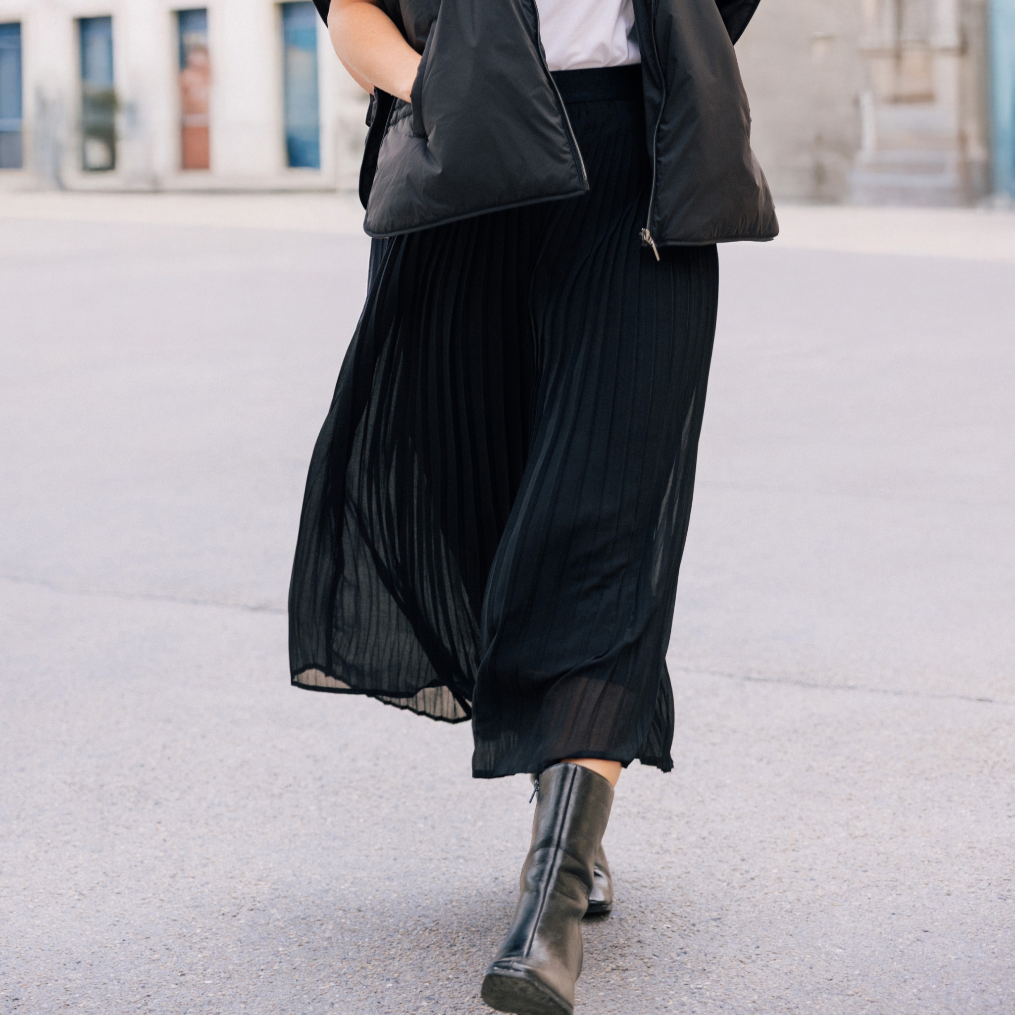 jupe longue evasee plissee noir femme Jupe longue évasée plissée noir femme