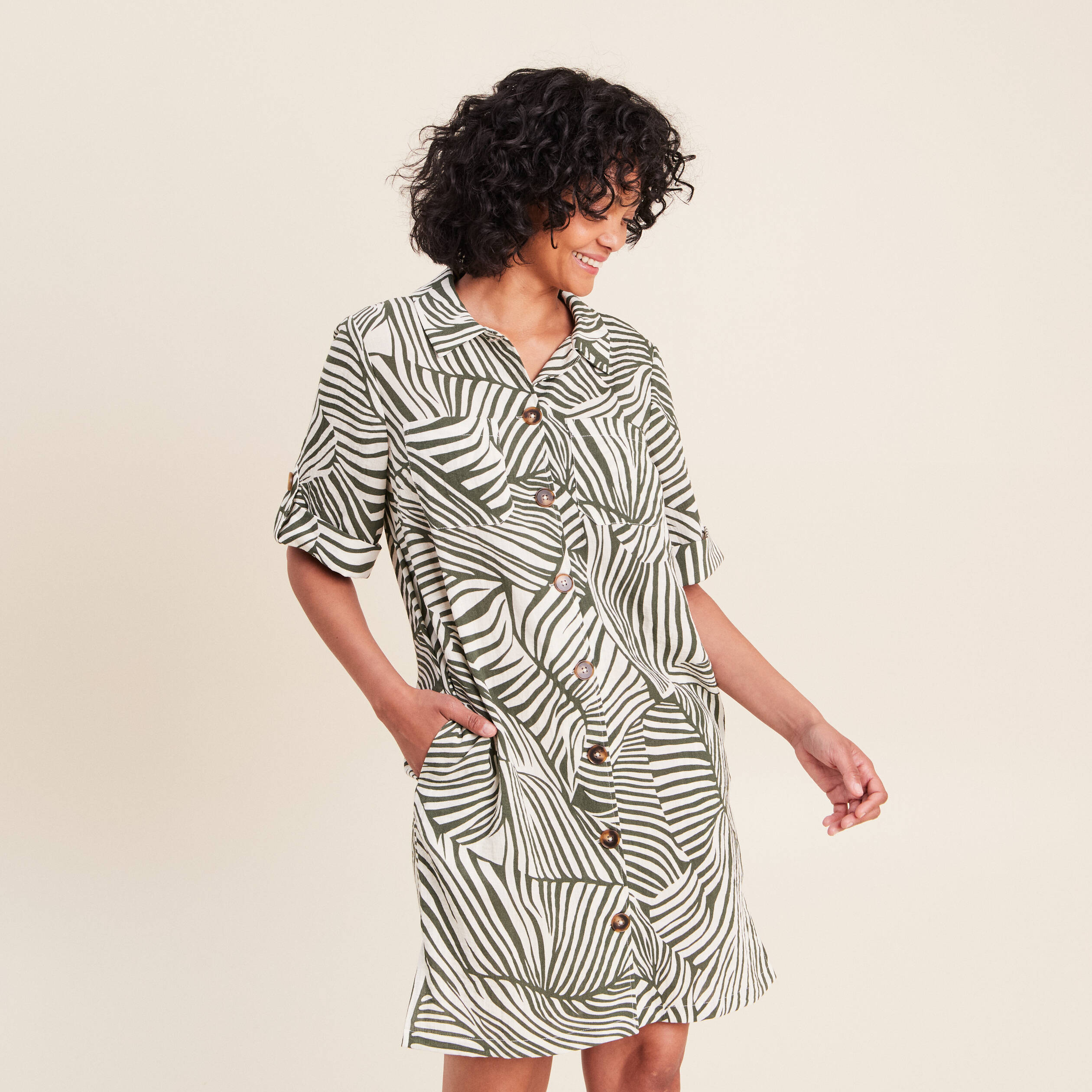Robe droite courte manches courtes noir femme